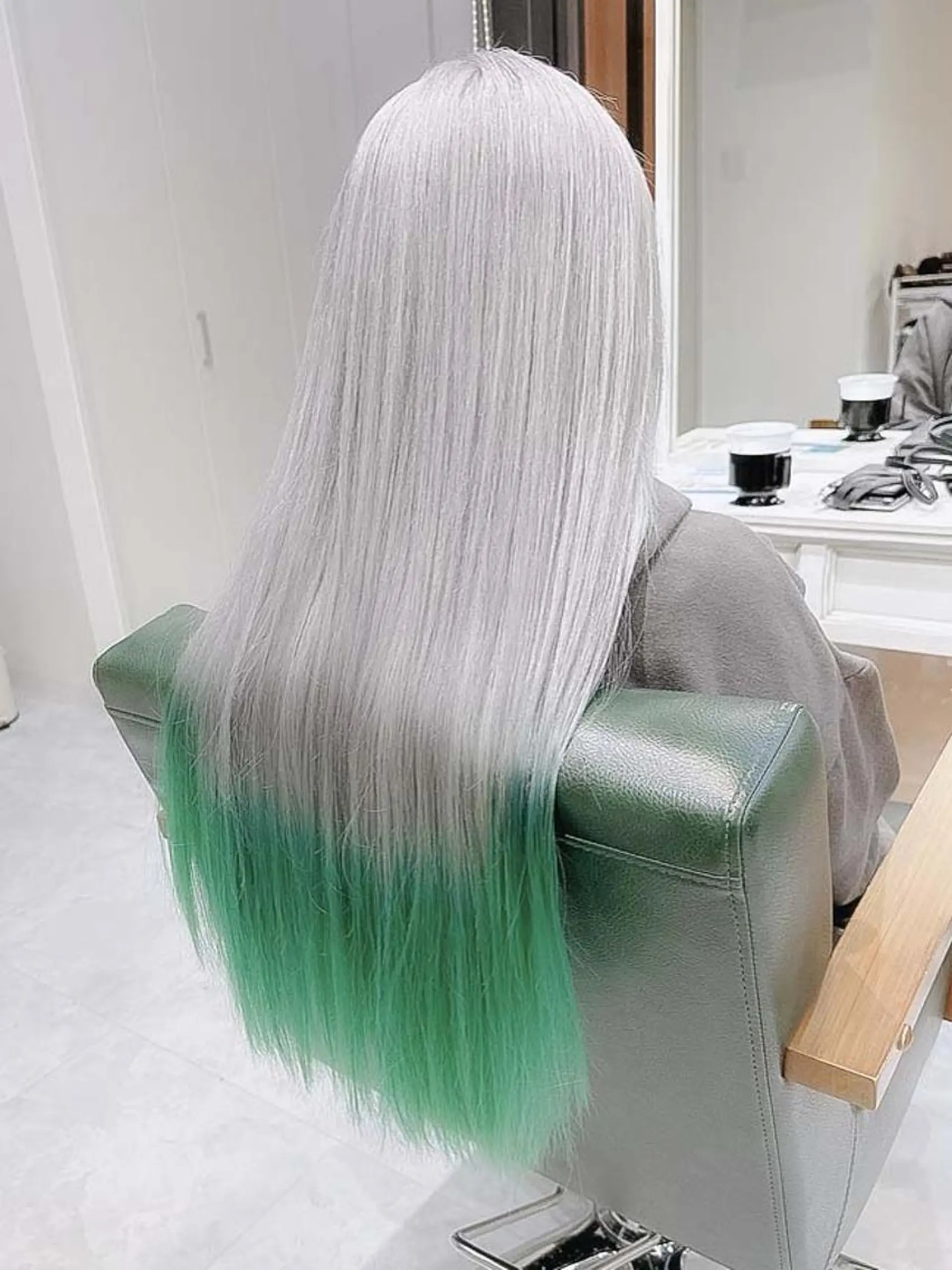 ロング カラー ヘアアレンジ ブリーチ ケアブリーチ 透明感カラー デザインカラー ハイトーンカラー Days 透明感カラーのヘアスタイル