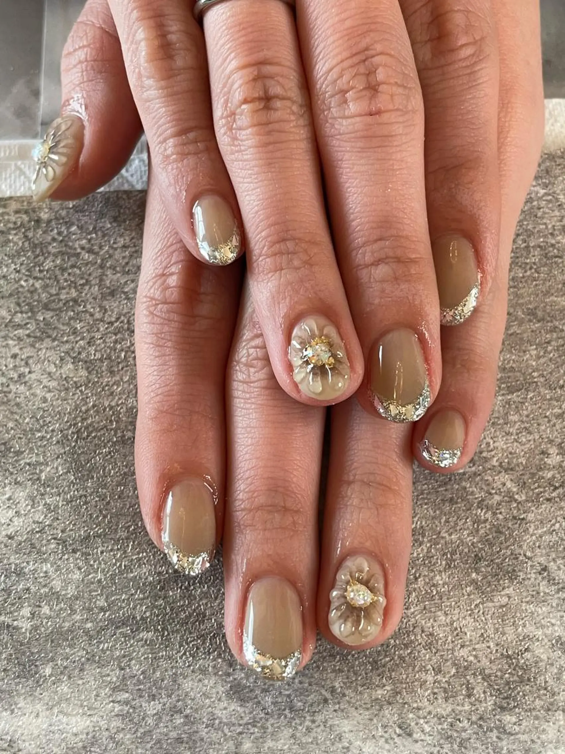 ネイル アートネイル フラワーネイル フレンチネイル ガラスフレンチ ハンドネイル 蓑原 佳央里のネイルデザイン