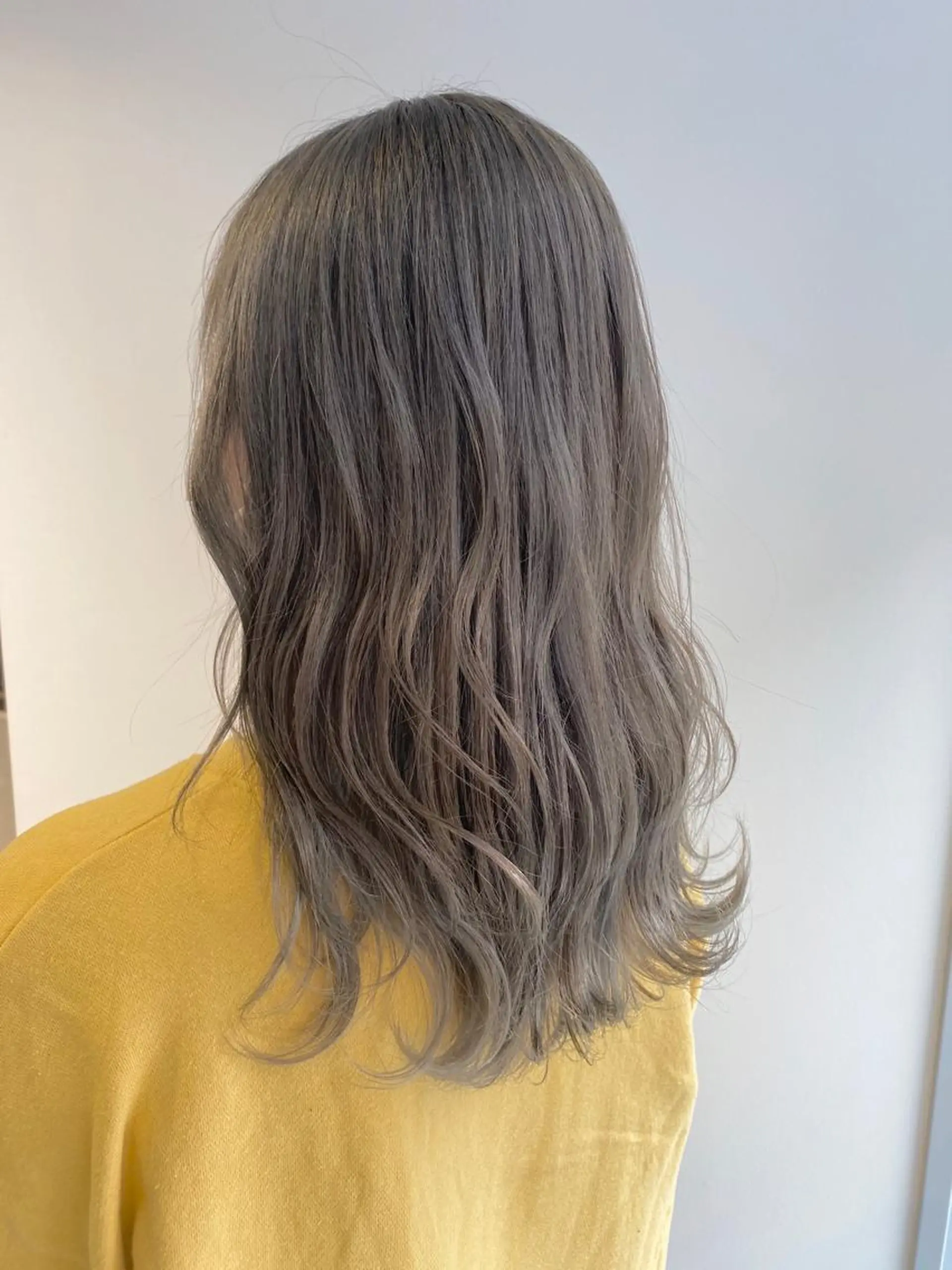 セミロング カラー M IIのヘアスタイル