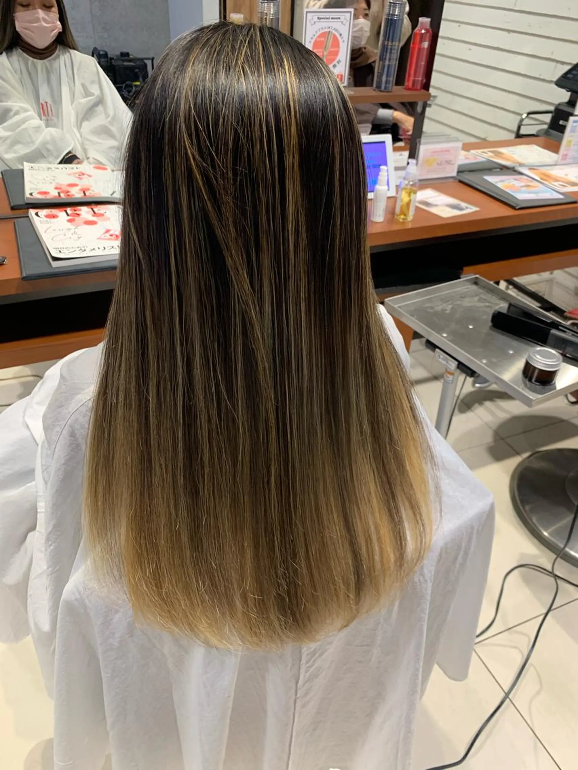 カラー バレイヤージュ AQUA 平田真一のヘアスタイル