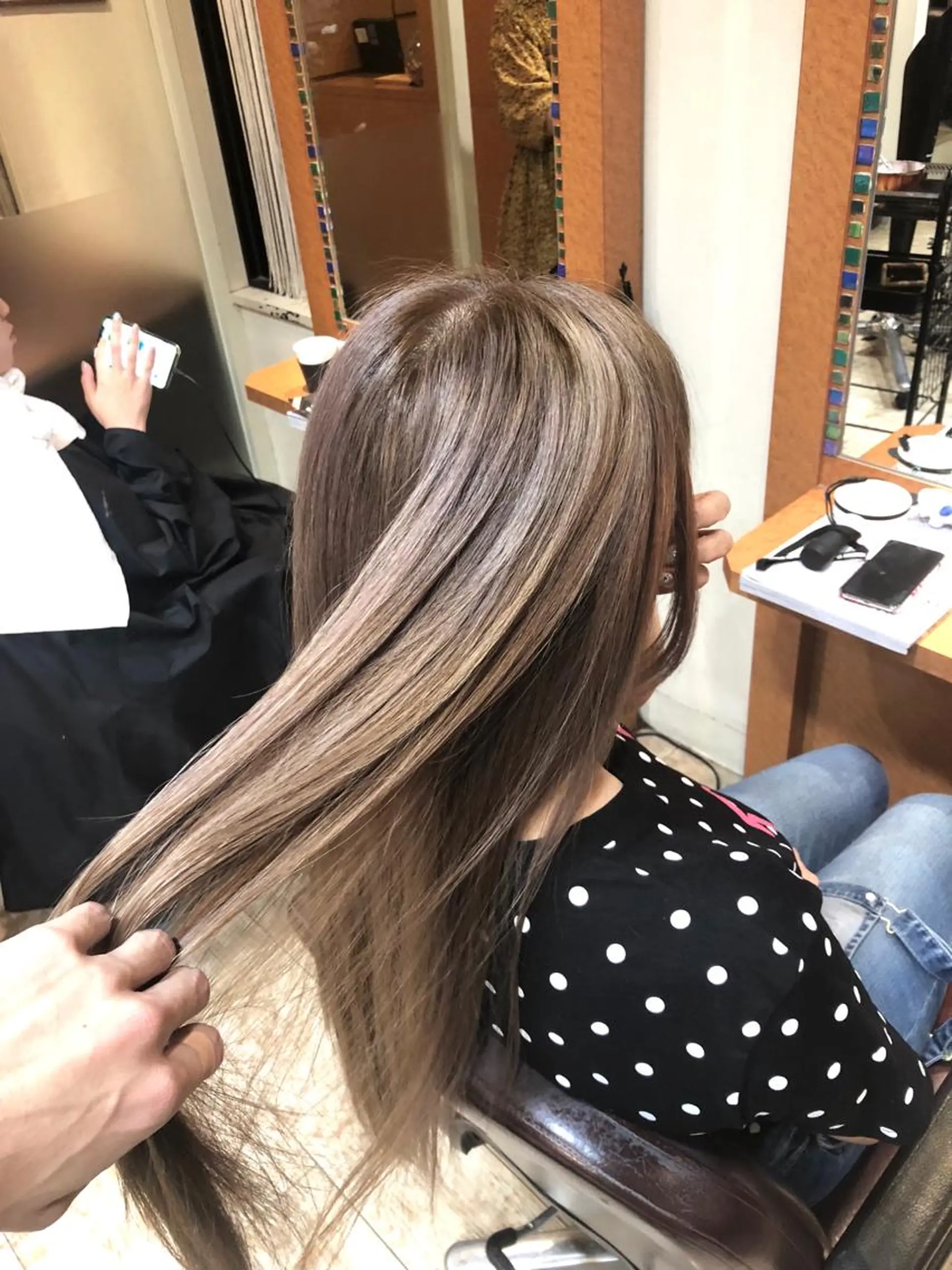 ロング カラー ベージュカラー 100%髪質改善特化 TRUNSのヘアスタイル