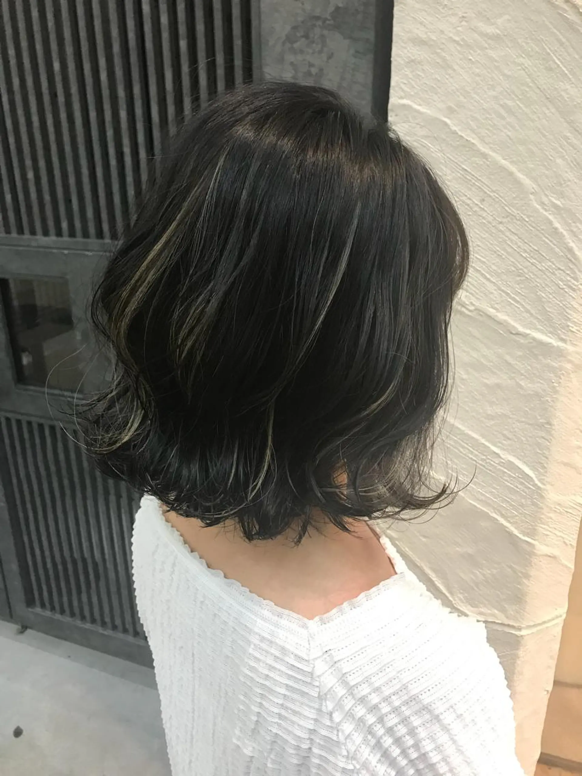 ショート カラー バレイヤージュ グラデーションカラー ハイライトカラー イルミナカラー ハイライト AMI Hair  supply所属・髪質改善カラー 韓国風レイヤーのヘアスタイル