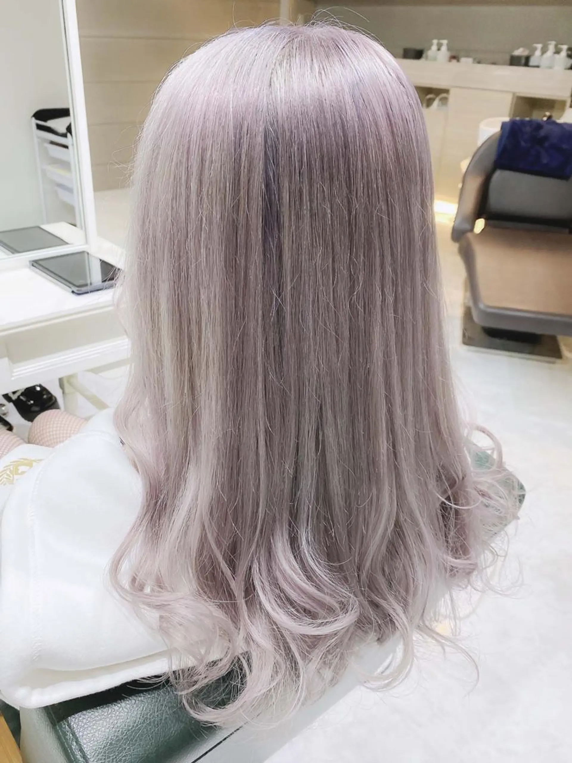 ロング カラー ヘアアレンジ ブリーチ ケアブリーチ 透明感カラー デザインカラー ハイトーンカラー 𝐑𝐈𝐍𝐊𝐀 🐷🖤のヘアスタイル