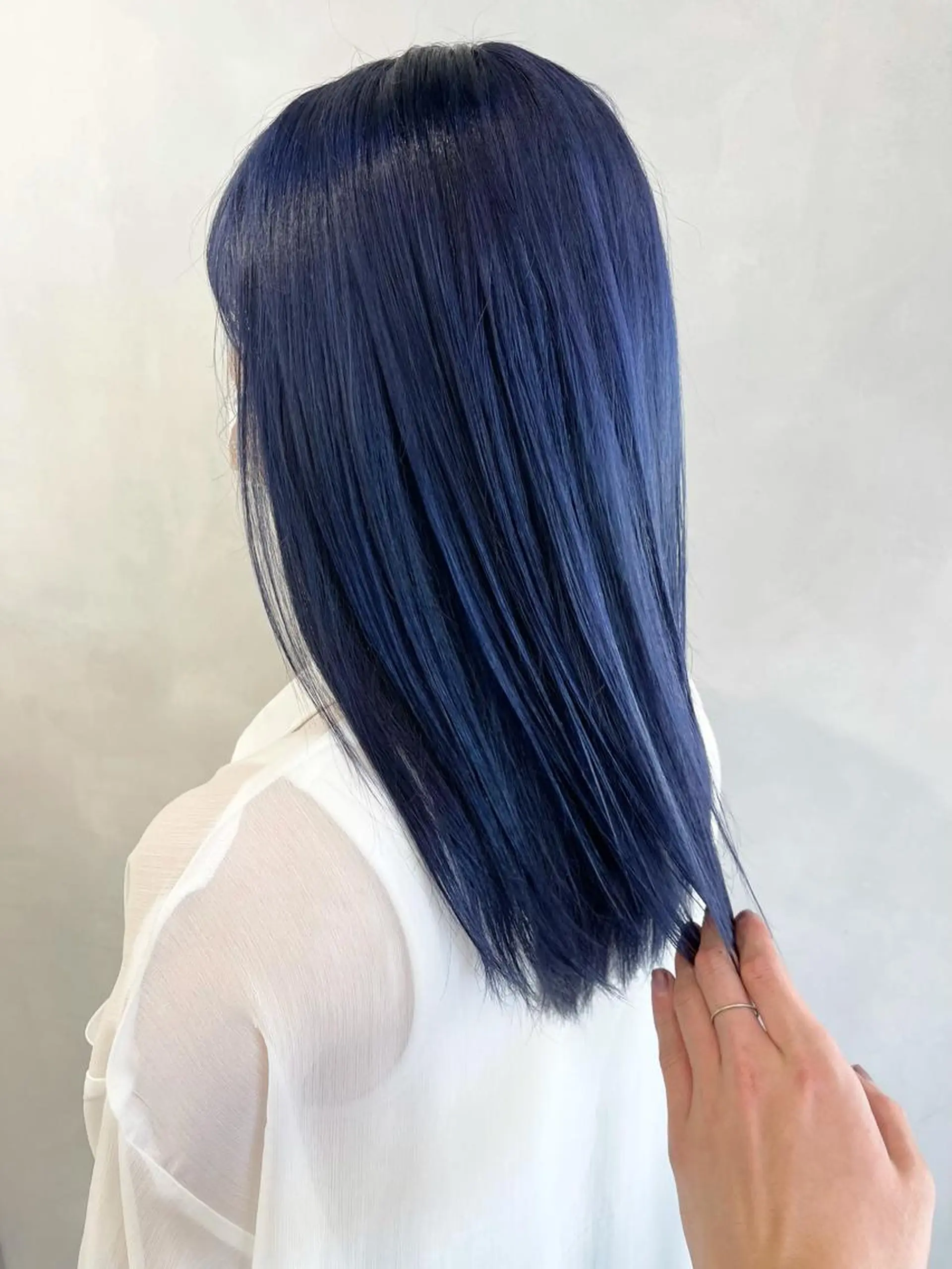 セミロング カラー ブリーチ ブルーカラー ブルーラベンダー ケアブリーチ ラベンダーカラー ヘアカラー トリートメント 🦋レイヤーカット ミドリカワ🦋のヘアスタイル