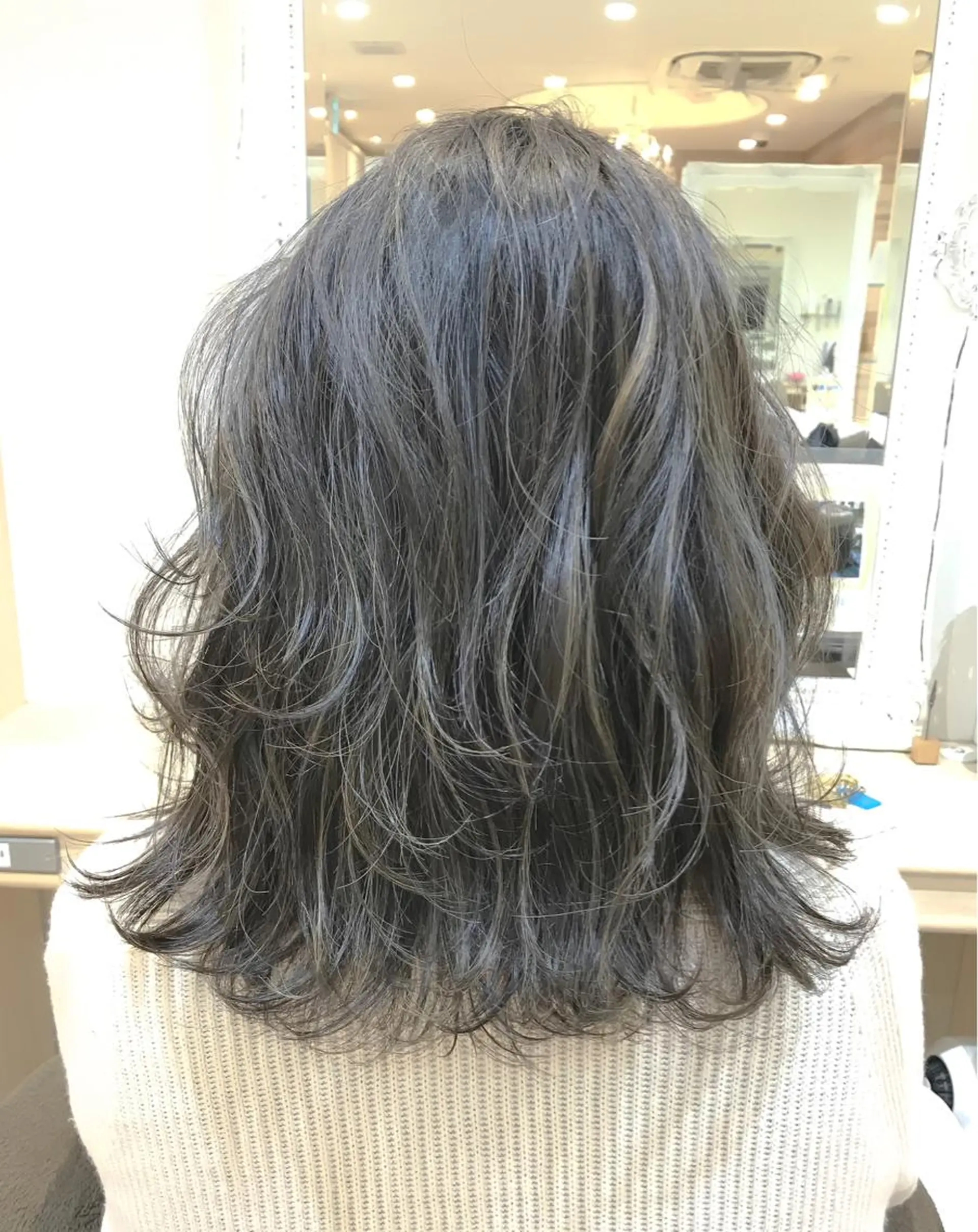 ミディアム ハイライト 内田 敦士のヘアスタイル