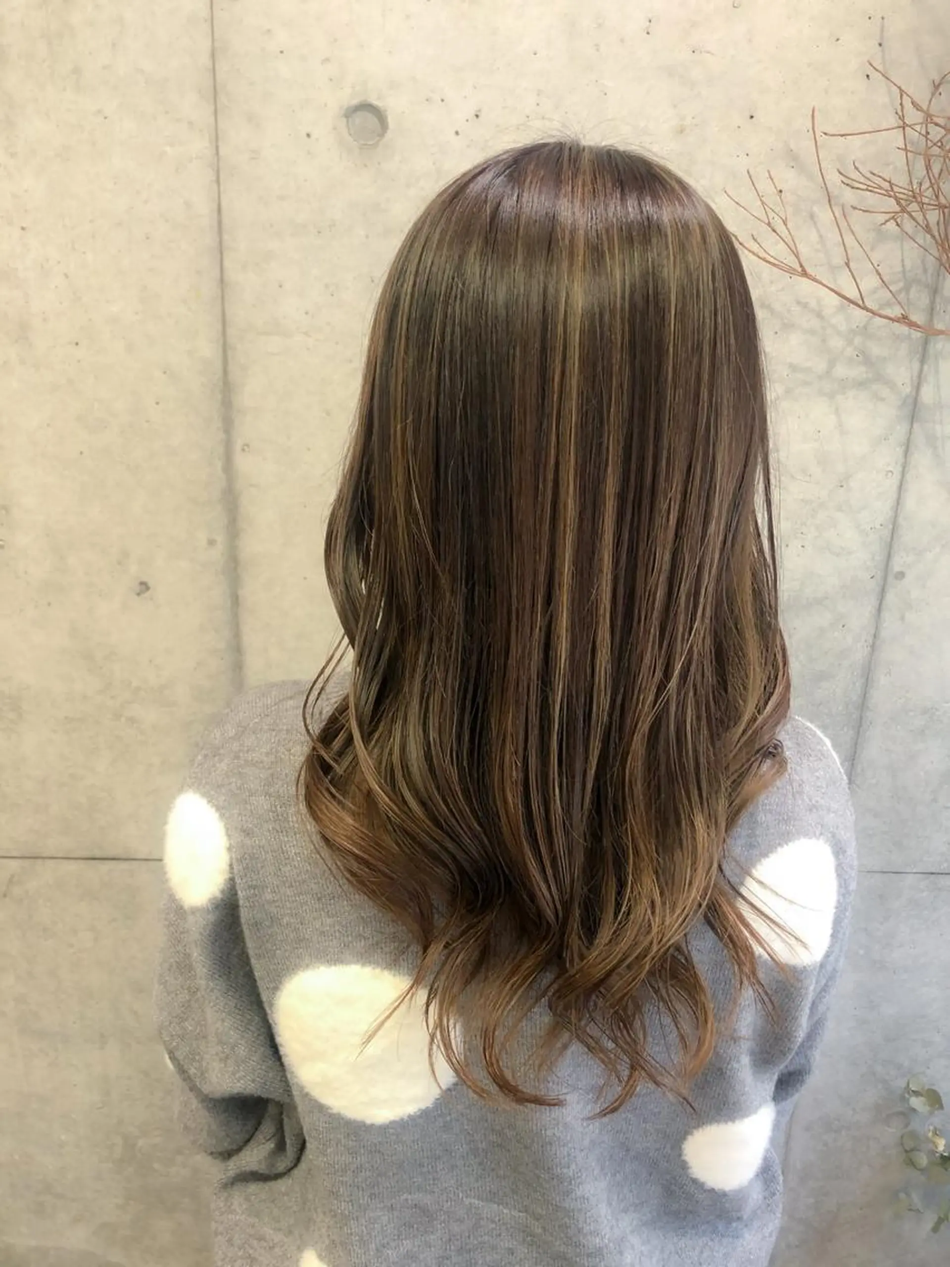 セミロング カラー ヘアアレンジ ハイライトカラー ハイライト rii-🩰 トレンド韓国ヘアのヘアスタイル