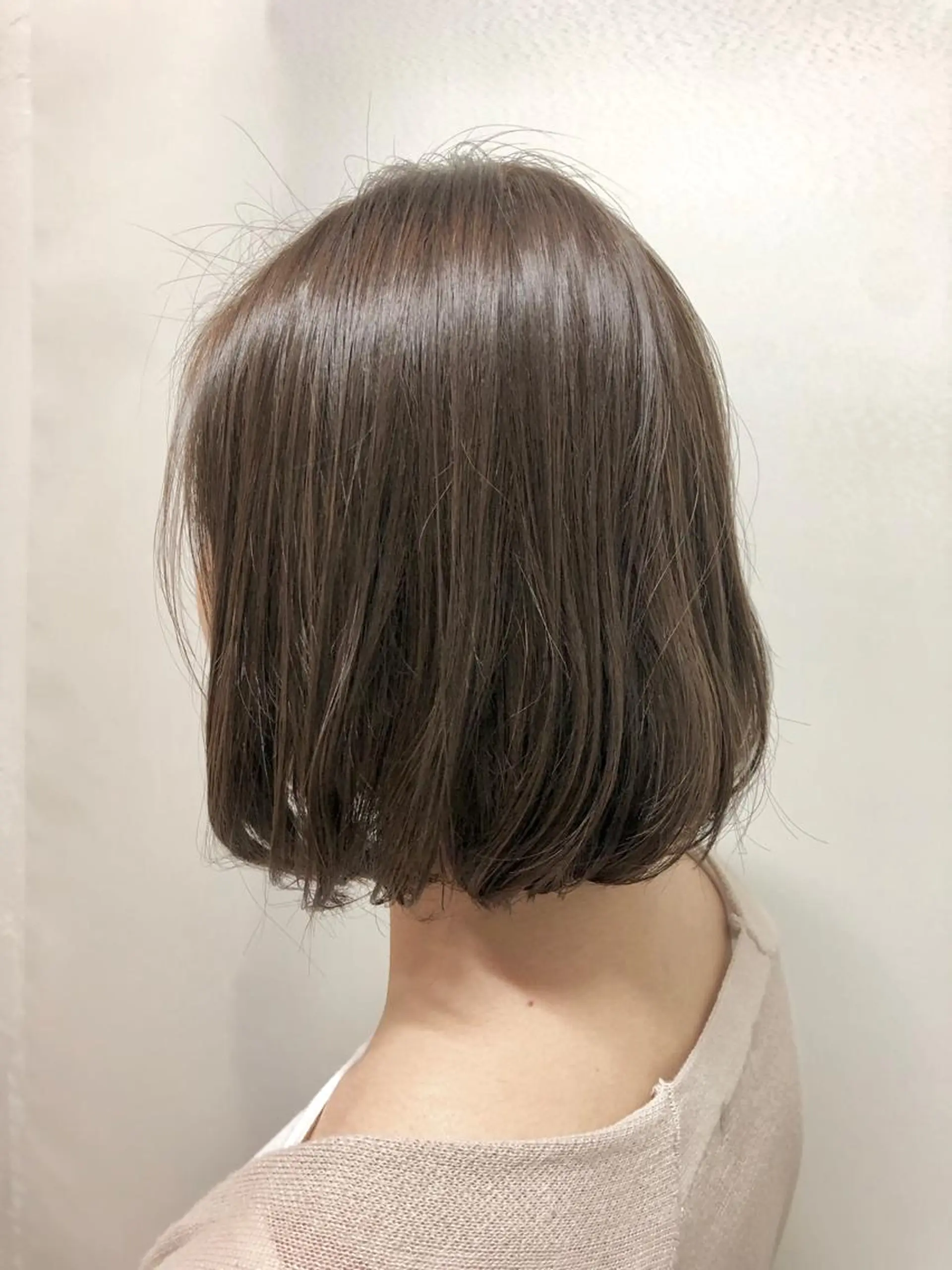 ショート カラー 透明感カラー グレージュ イルミナカラー オリーブグレージュ オリーブグレー 桐原 竜也のヘアスタイル