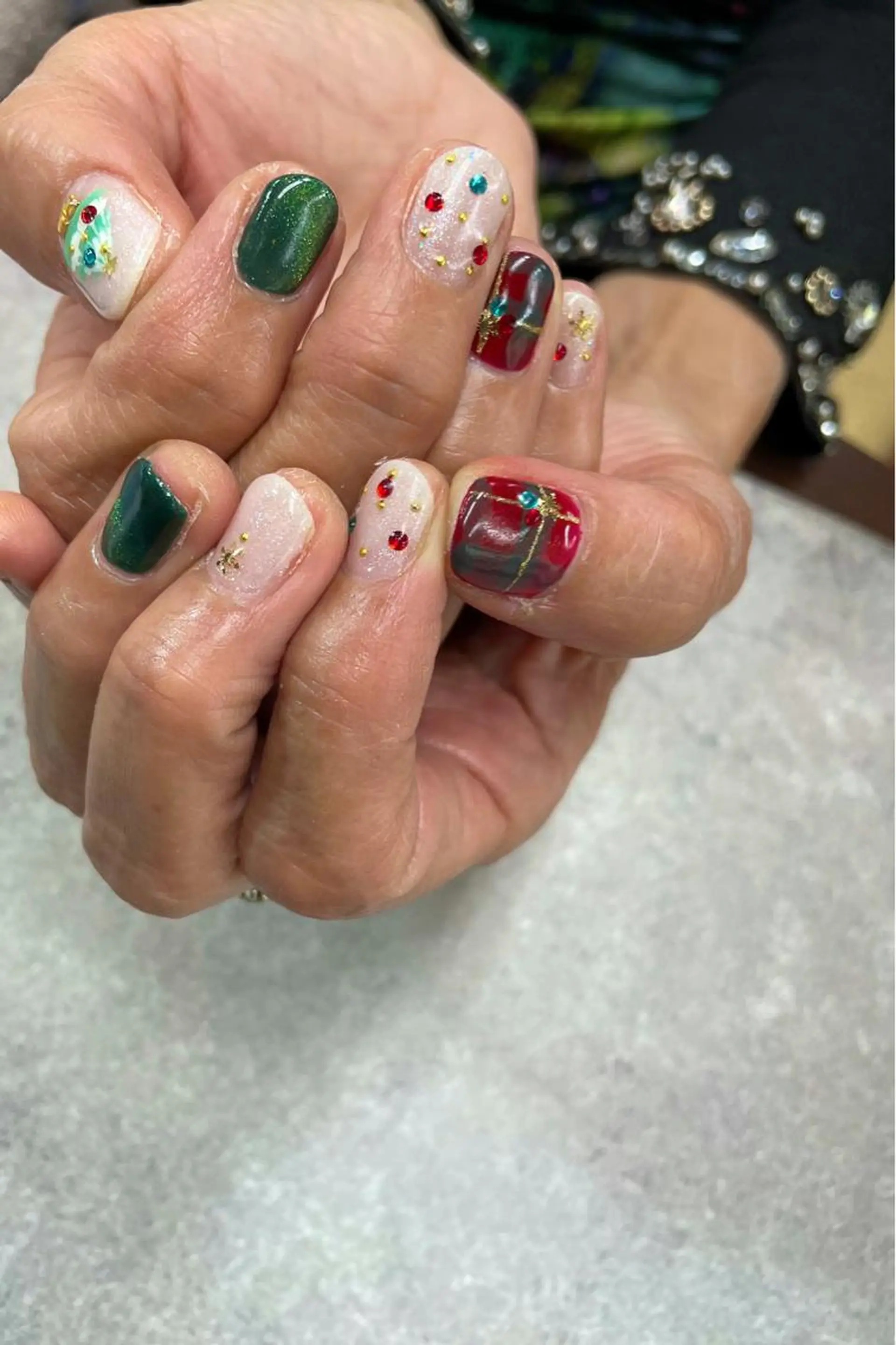 ネイル マグネットネイル 冬ネイル クリスマス ハンドネイル ハンドケア FASTNAIL PLUS 新宿店のネイルデザイン