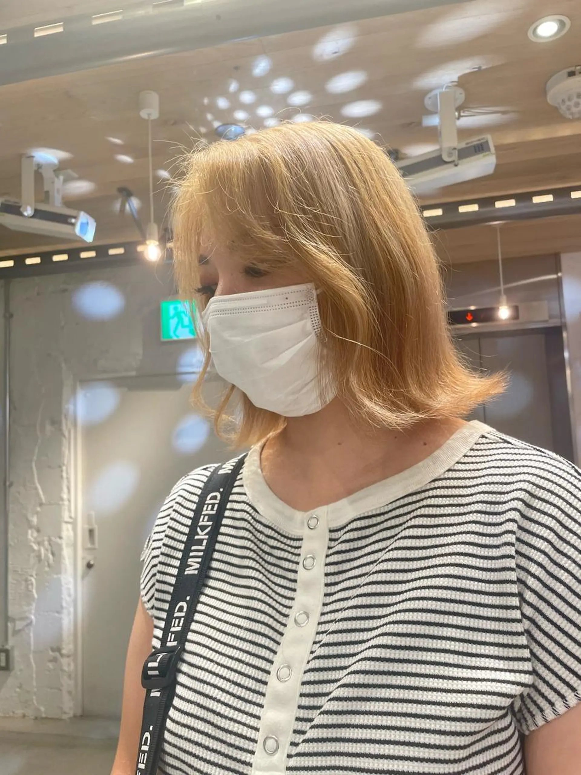 セミロング カラー 艶ハイトーン👑♡ NATSUKIのヘアスタイル