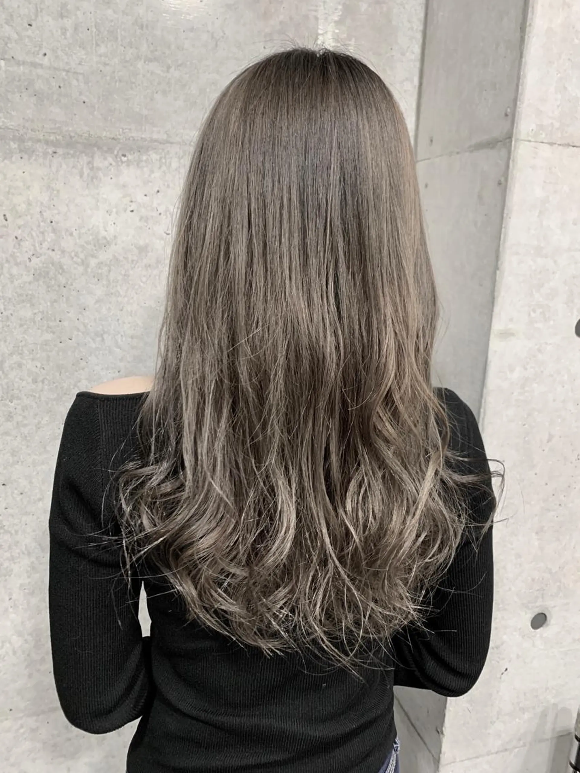 セミロング カラー アディクシーカラー ブリーチ カット ヘアカラー 小林 美央のヘアスタイル