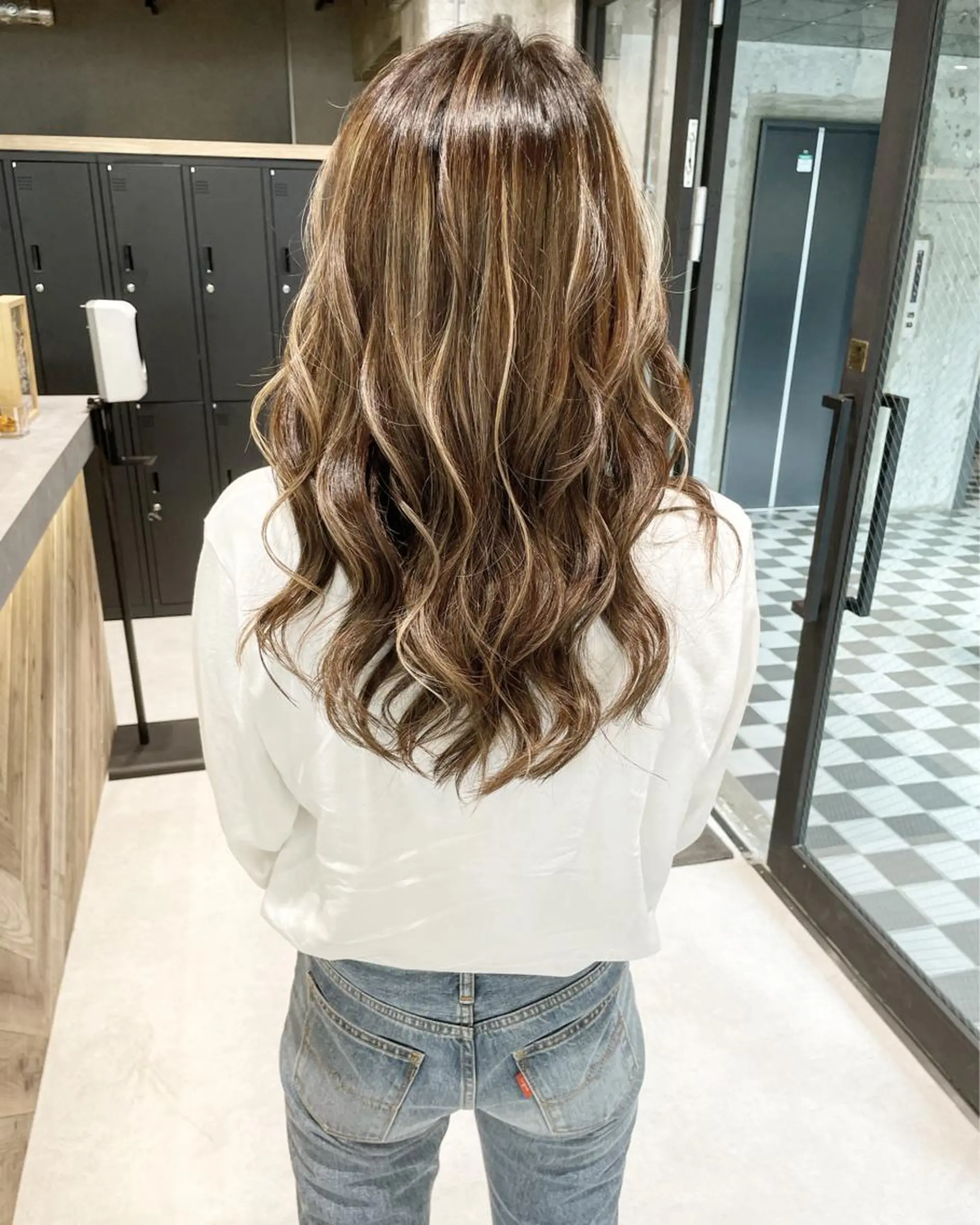 セミロング カラー ヘアアレンジ ハイライトカラー ハイライト ヘアカラー TATSUYA アートディレクターのヘアスタイル