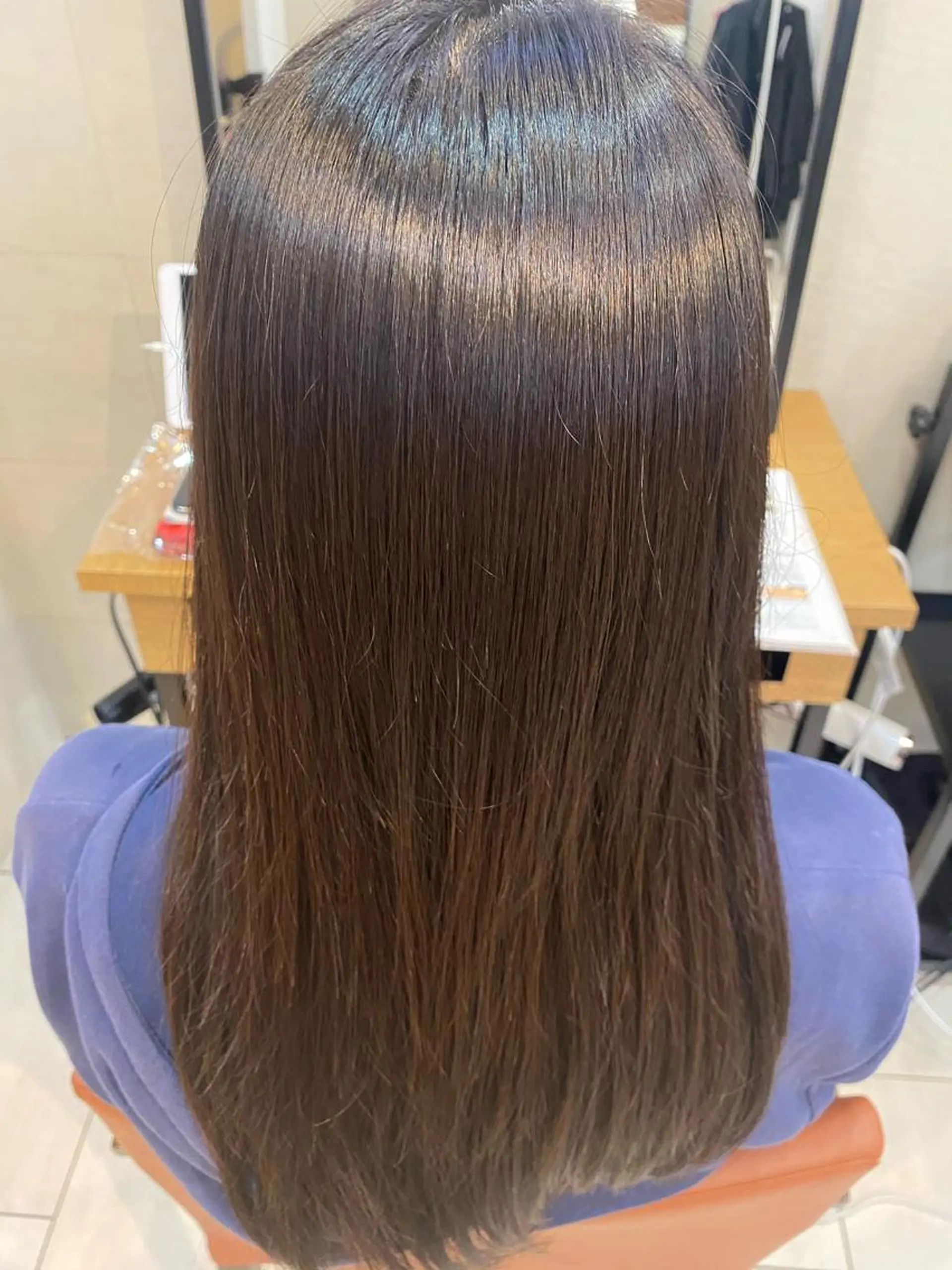 ロング あやめ【顔まわり/レ イヤー/柔らかカラ】のヘアスタイル