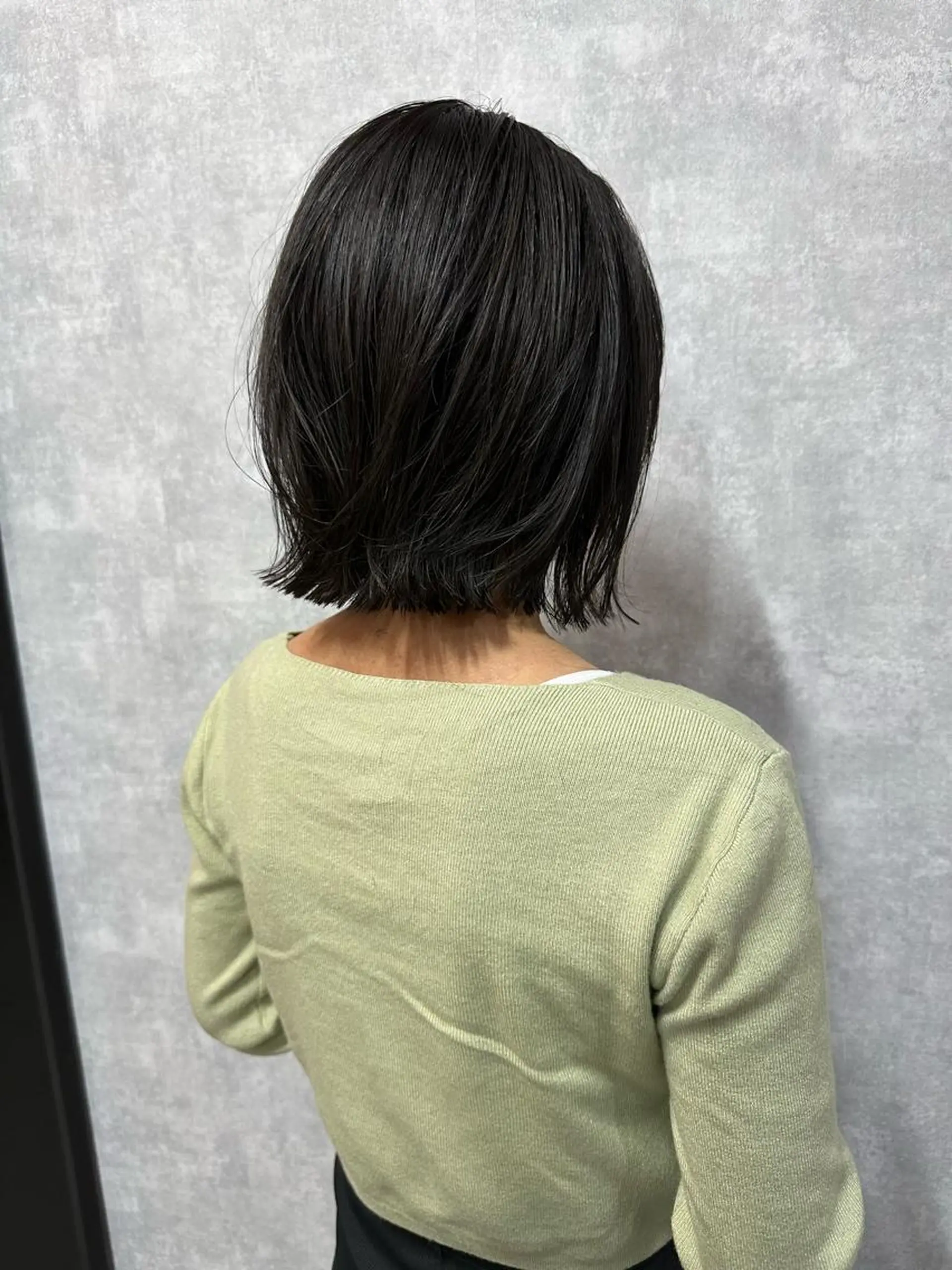 ショート 切りっぱなしボブ ショートボブ ハンサムショート 丸みショート アッシュ カット ヘアカラー トリートメント モテ髪/ボブ/ショー ト/アダチフウトのヘアスタイル