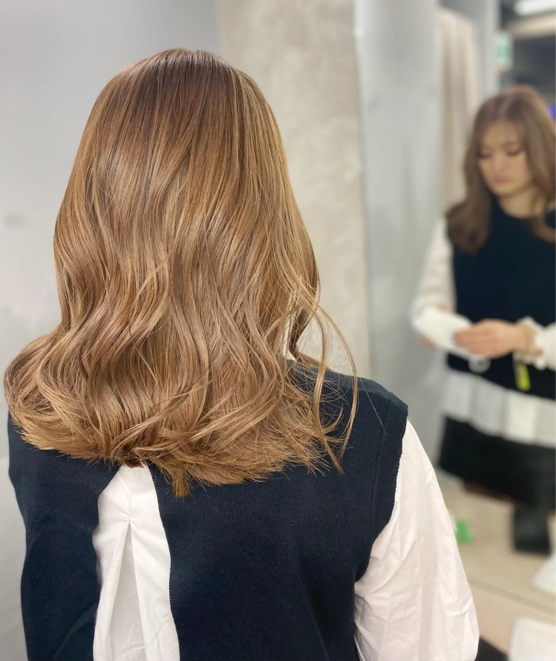 ロング カラー バレイヤージュ ベージュカラー ブリーチ ケアブリーチ 透明感カラー カット ヘアカラー opus 店長大和 レイヤー/赤み消しのヘアスタイル