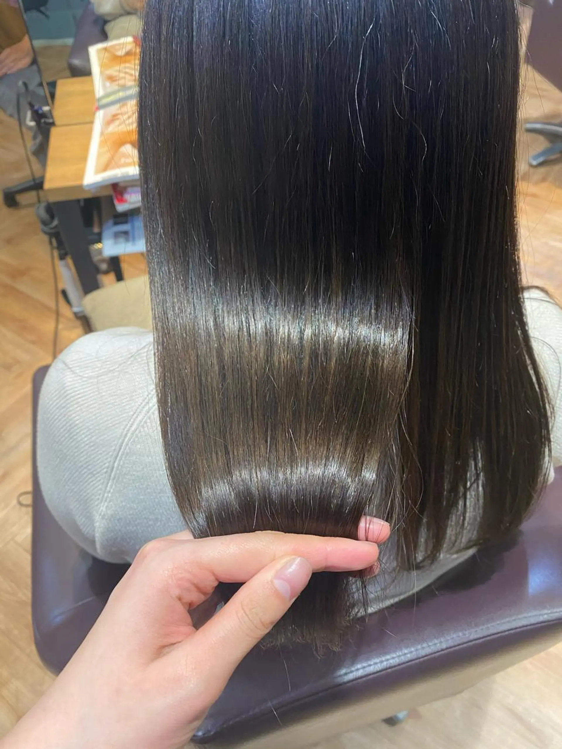 ロング カラー 韓国ヘア顔周りカット 艶髪ベージュtamaのヘアスタイル