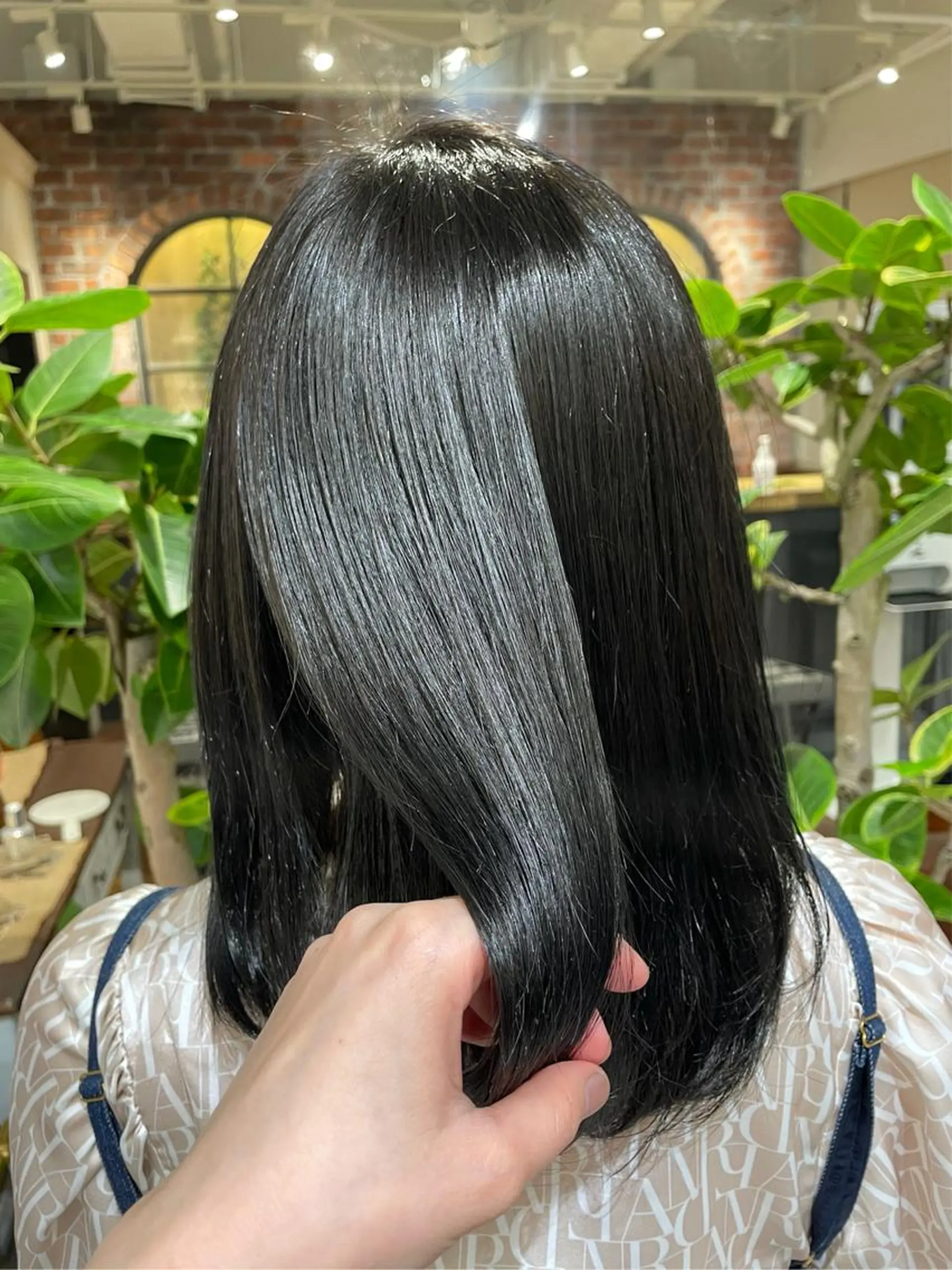 ミディアム MINX 渡邉由理のヘアスタイル