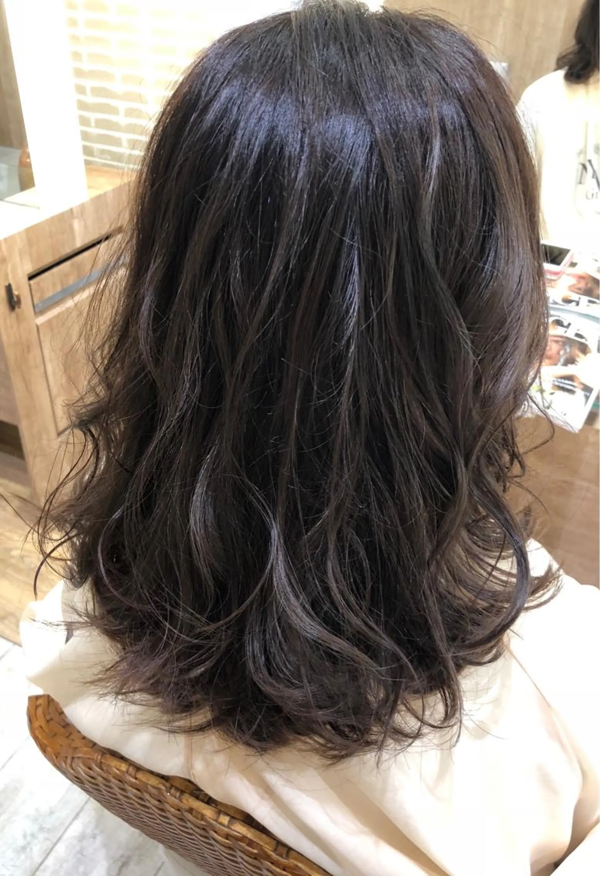 ミディアム カラー ヘアアレンジ アッシュ アッシュグレー カット ヘアカラー トリートメント 山北 咲子のヘアスタイル
