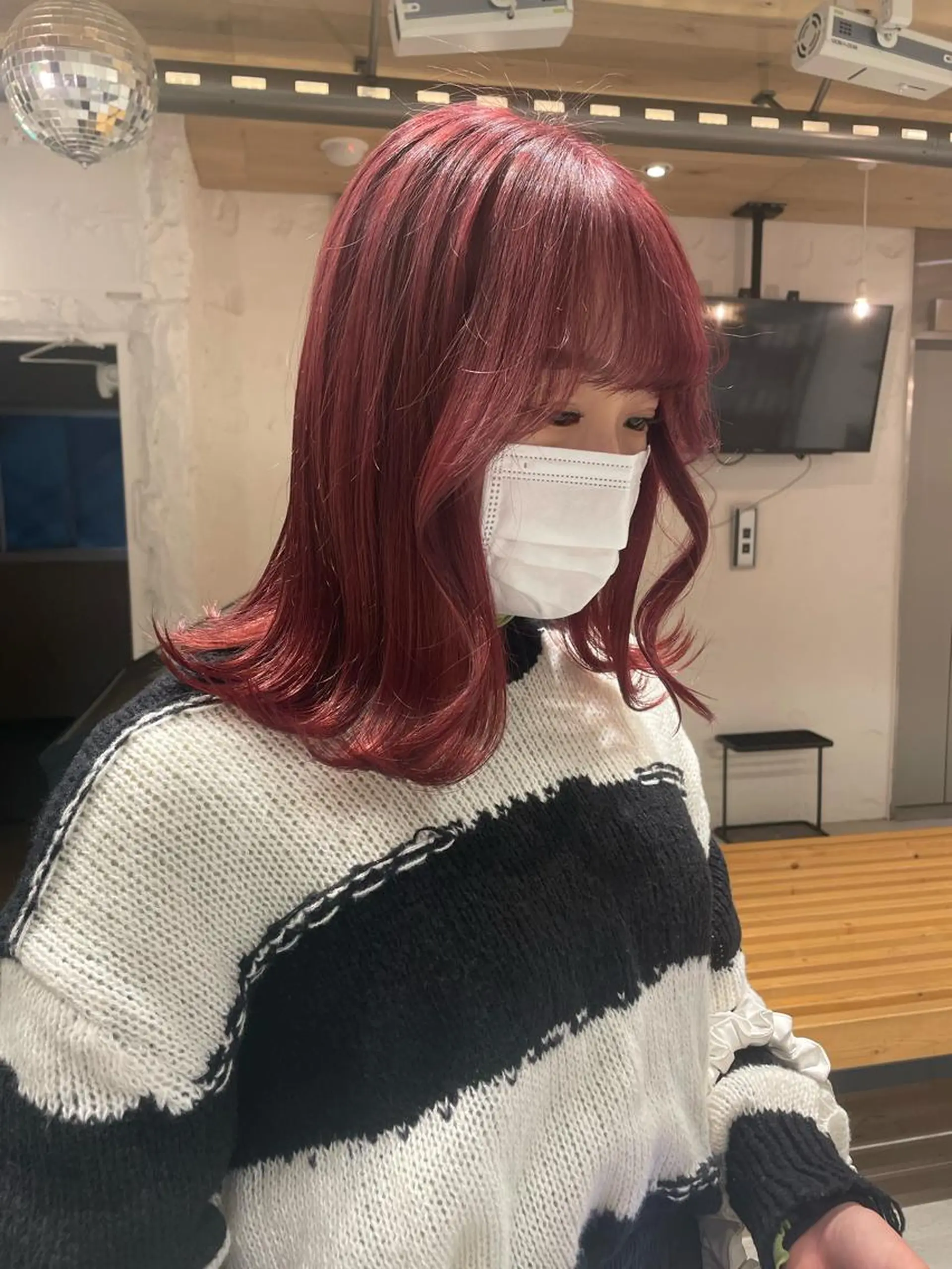 セミロング カラー 艶ハイトーン👑♡ NATSUKIのヘアスタイル