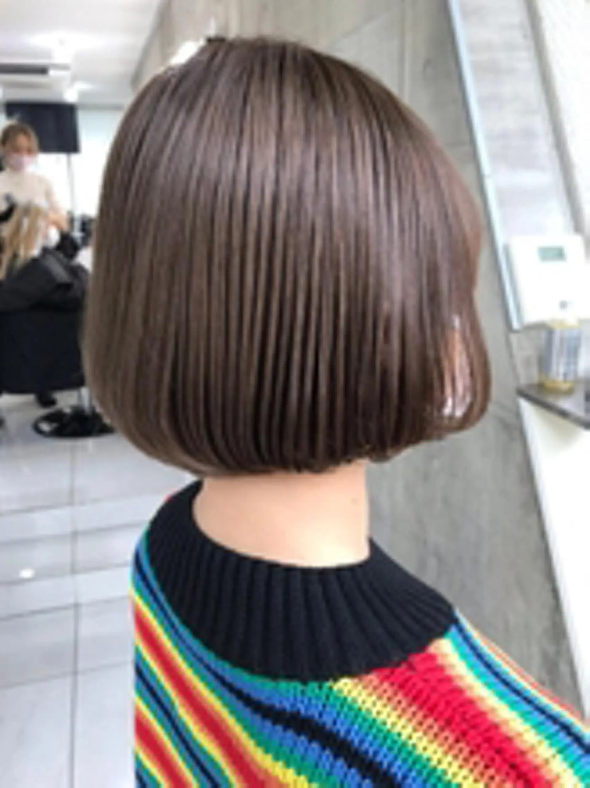 ショート カラー 前田 桃花のヘアスタイル