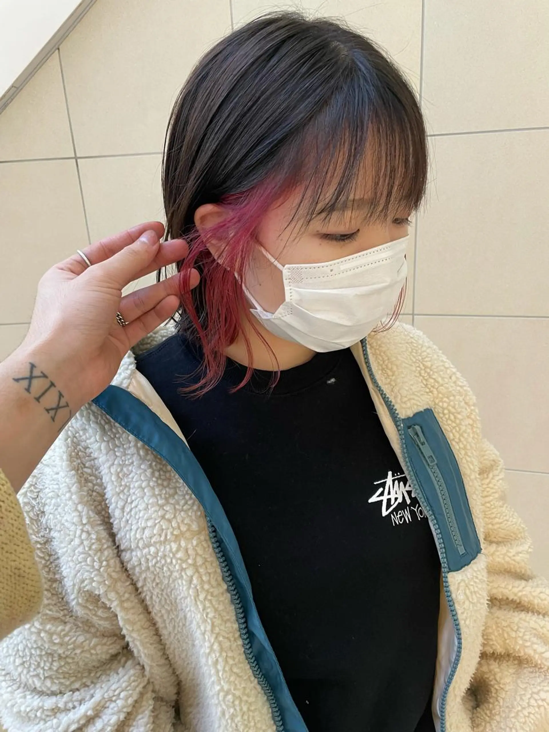 ショート カラー ケアブリーチ/ エクステ/レイヤーのヘアスタイル