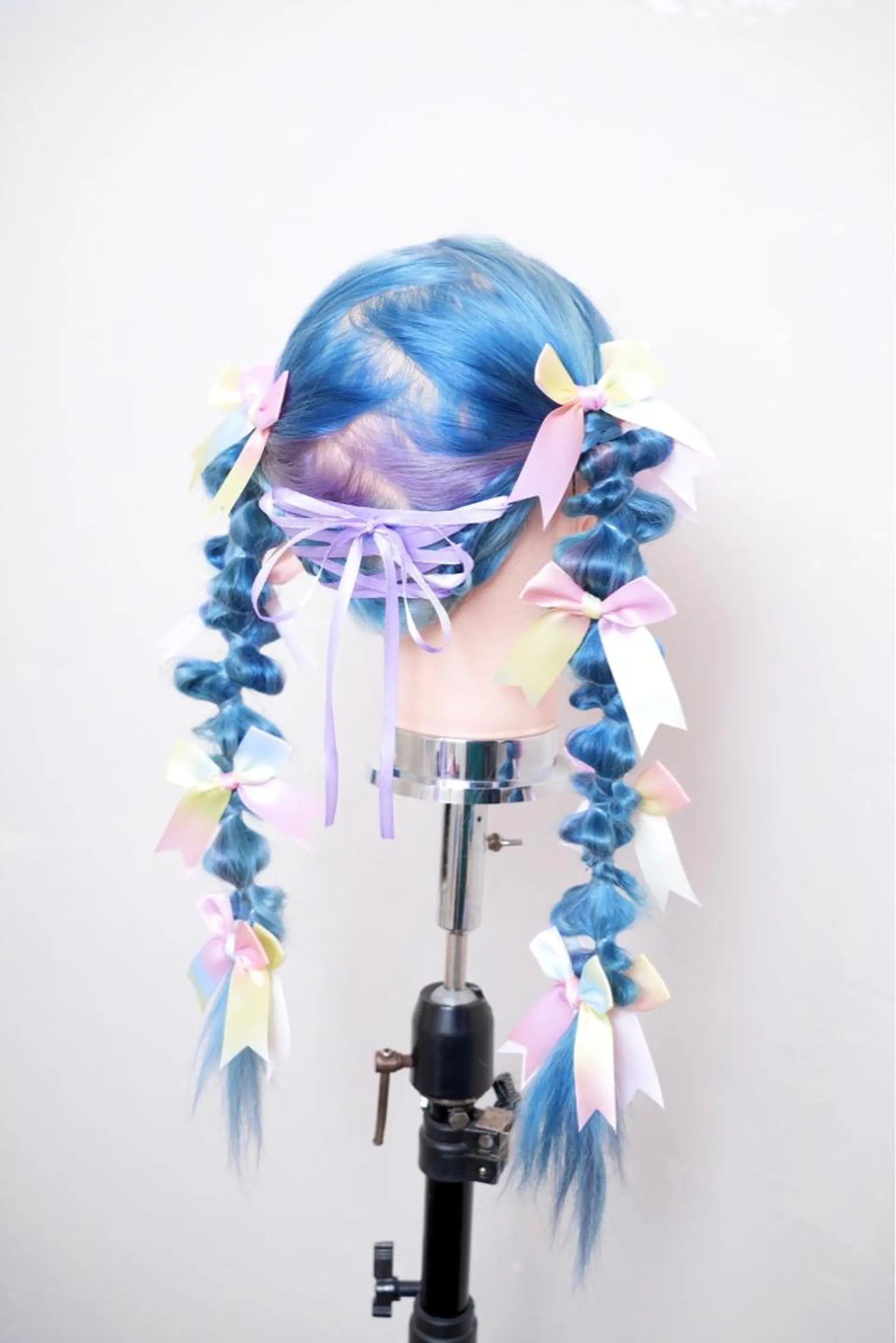 ロング カラー パーマ ヘアアレンジ アイブロウ 眉カラー エクステ 推し活専用 【派手髪】飯野ゆかりのヘアスタイル