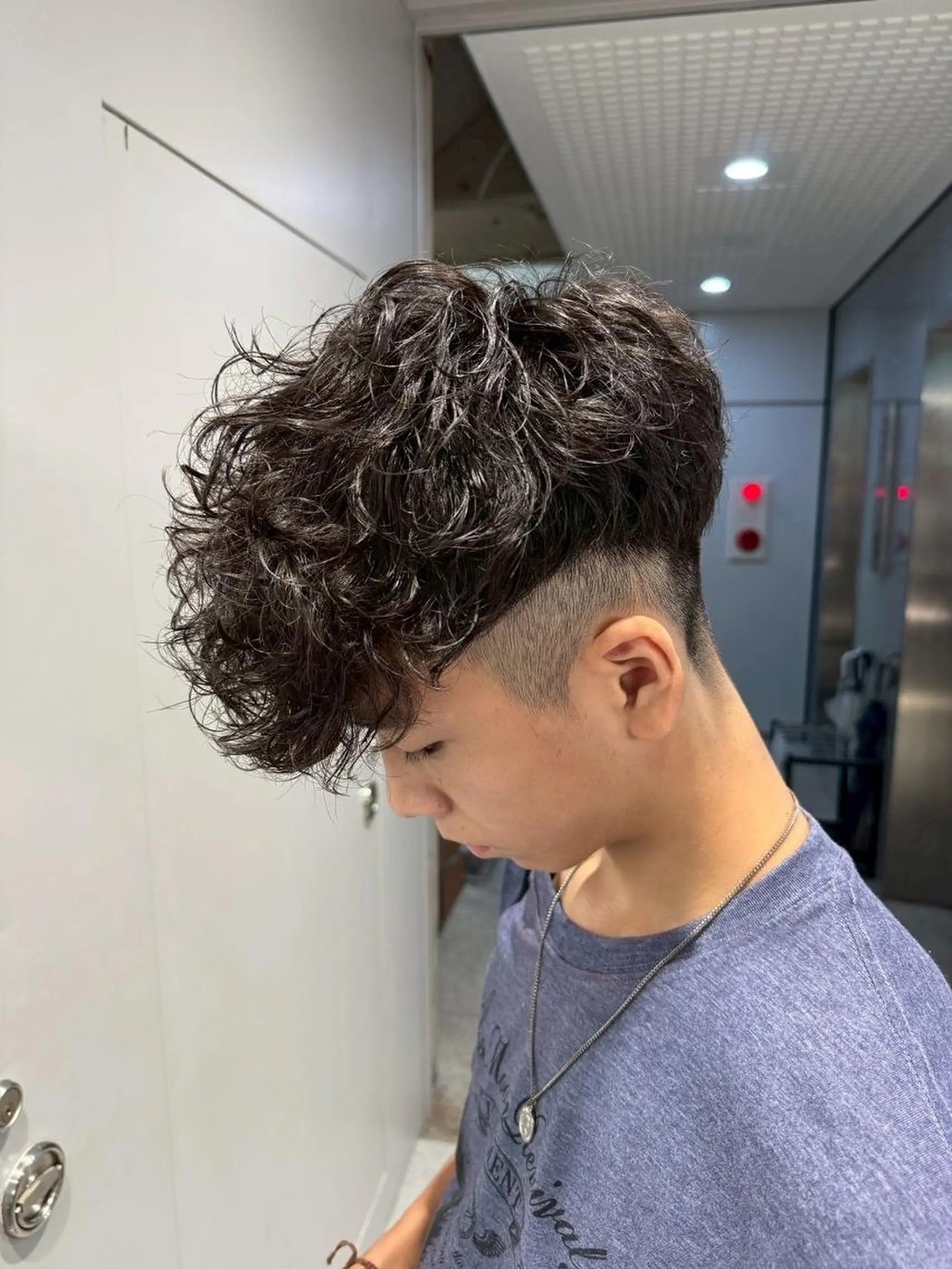 メンズ シャドウ/波巻き 朝崎倭斗のヘアスタイル