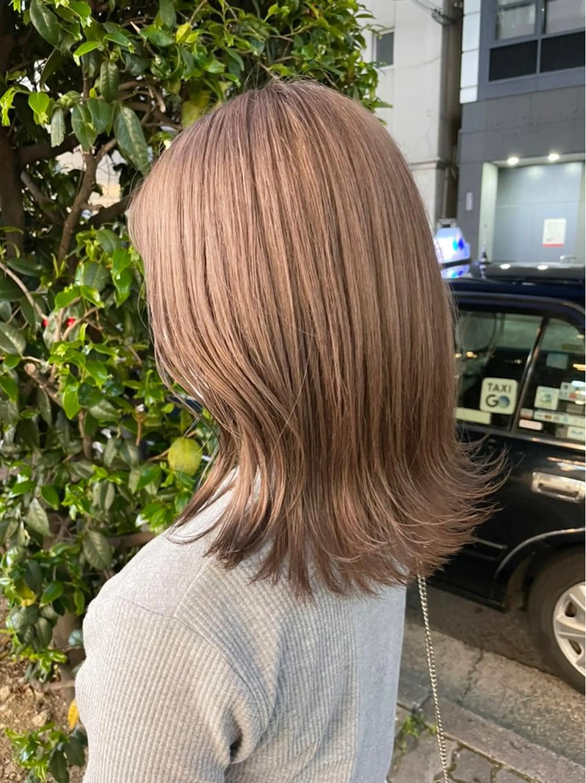 ミディアム カラー akane .のヘアスタイル