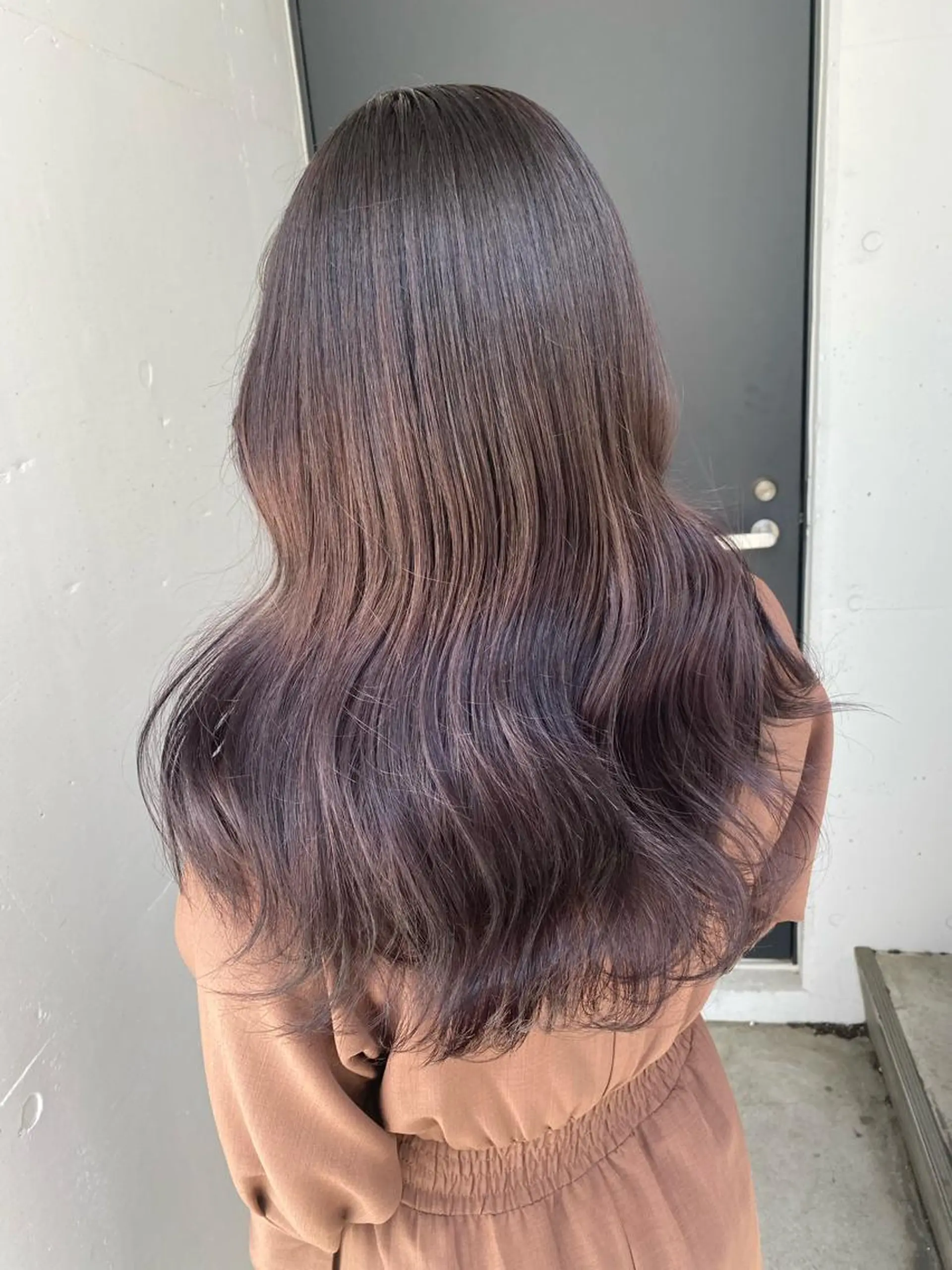 ロング カラー ベージュカラー ラベンダーカラー ラベンダーベージュ 学生 ロング 髪質改善/レイヤー ストウシンゴのヘアスタイル