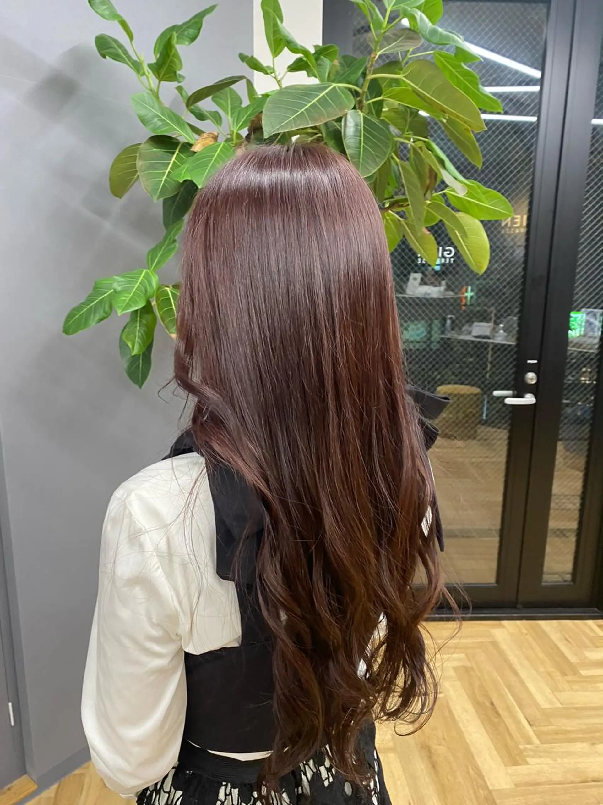 ロング カラー ブリーチ ラベンダーカラー ラベンダーピンク ブリーチなしカラー ピンクカラー 🫧ふじたまゆ🫧 レイヤーカット✂︎のヘアスタイル