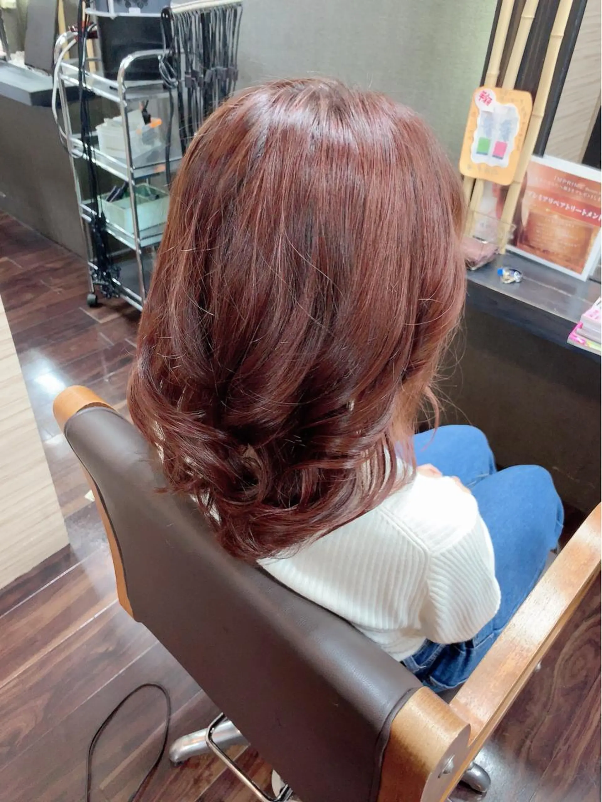 ミディアム ヴェチカヘア京橋所属・脱白髪染め カミタニのヘアスタイル