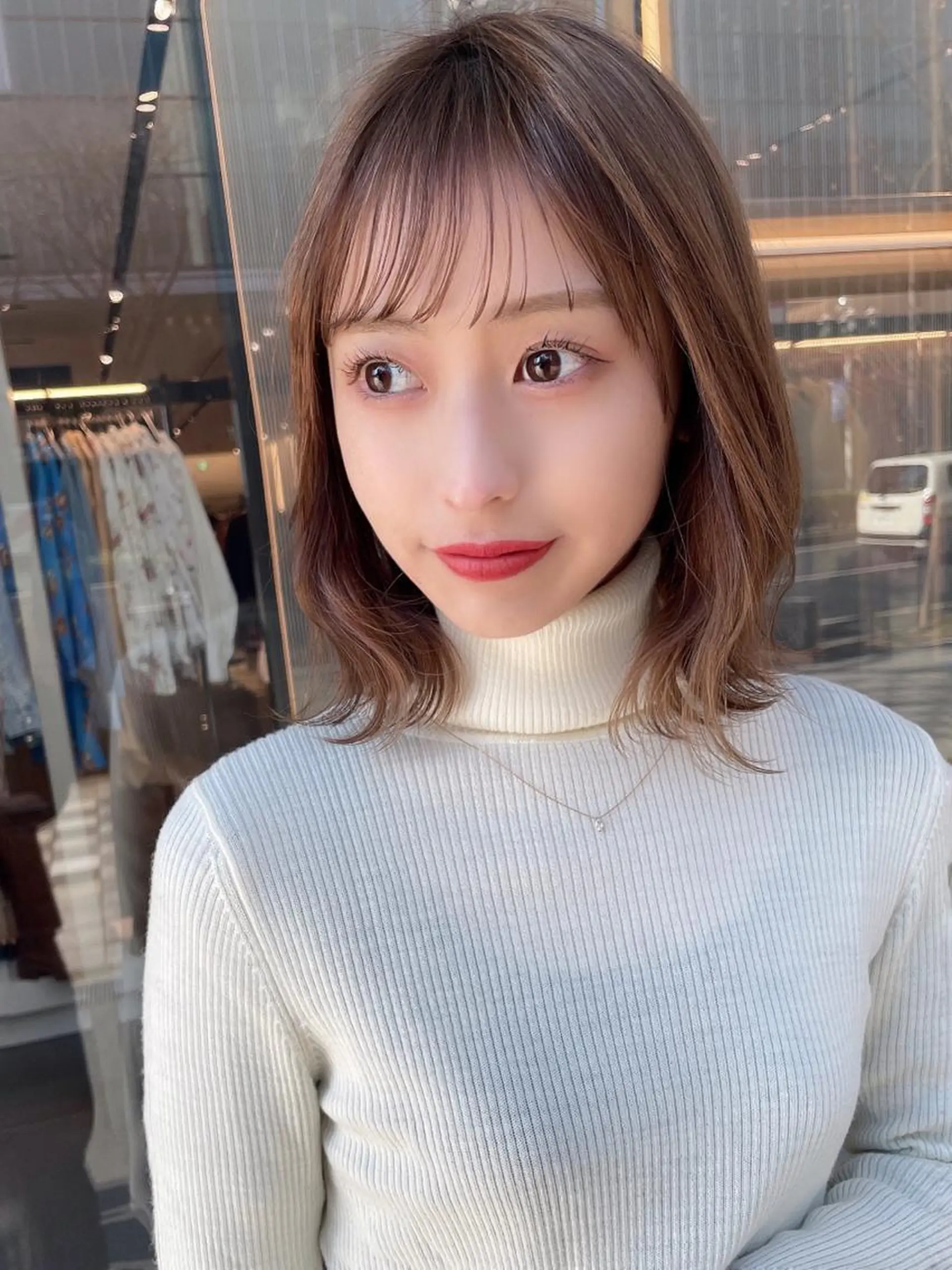 ショート カラー ボブ 外ハネヘア カット ヘアカラー トリートメント ツヤ髪になりたい方へ 🩷柴田知亜希のヘアスタイル