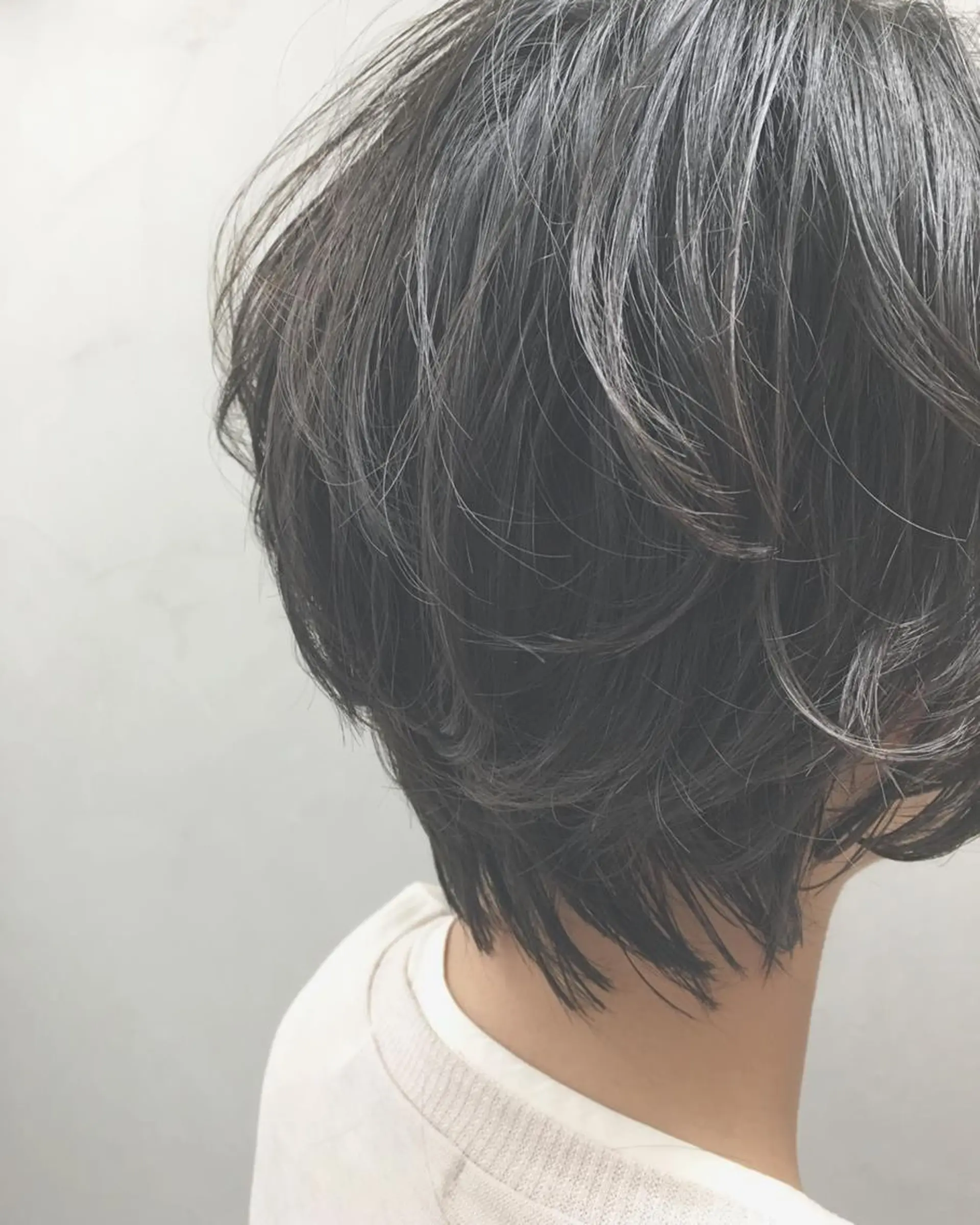 ミディアム カラー アッシュ 黒髪 グレージュ ボブ 代表　土屋ヒロユキ ショートカットのヘアスタイル