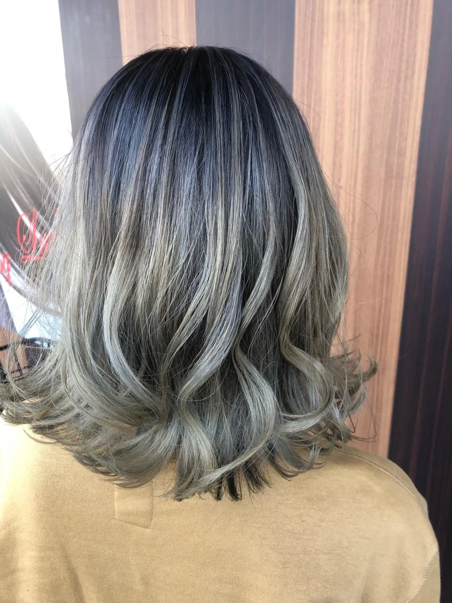 ミディアム カラー バレイヤージュ レイヤーカット L'aube所属・笠谷 正之のヘアスタイル