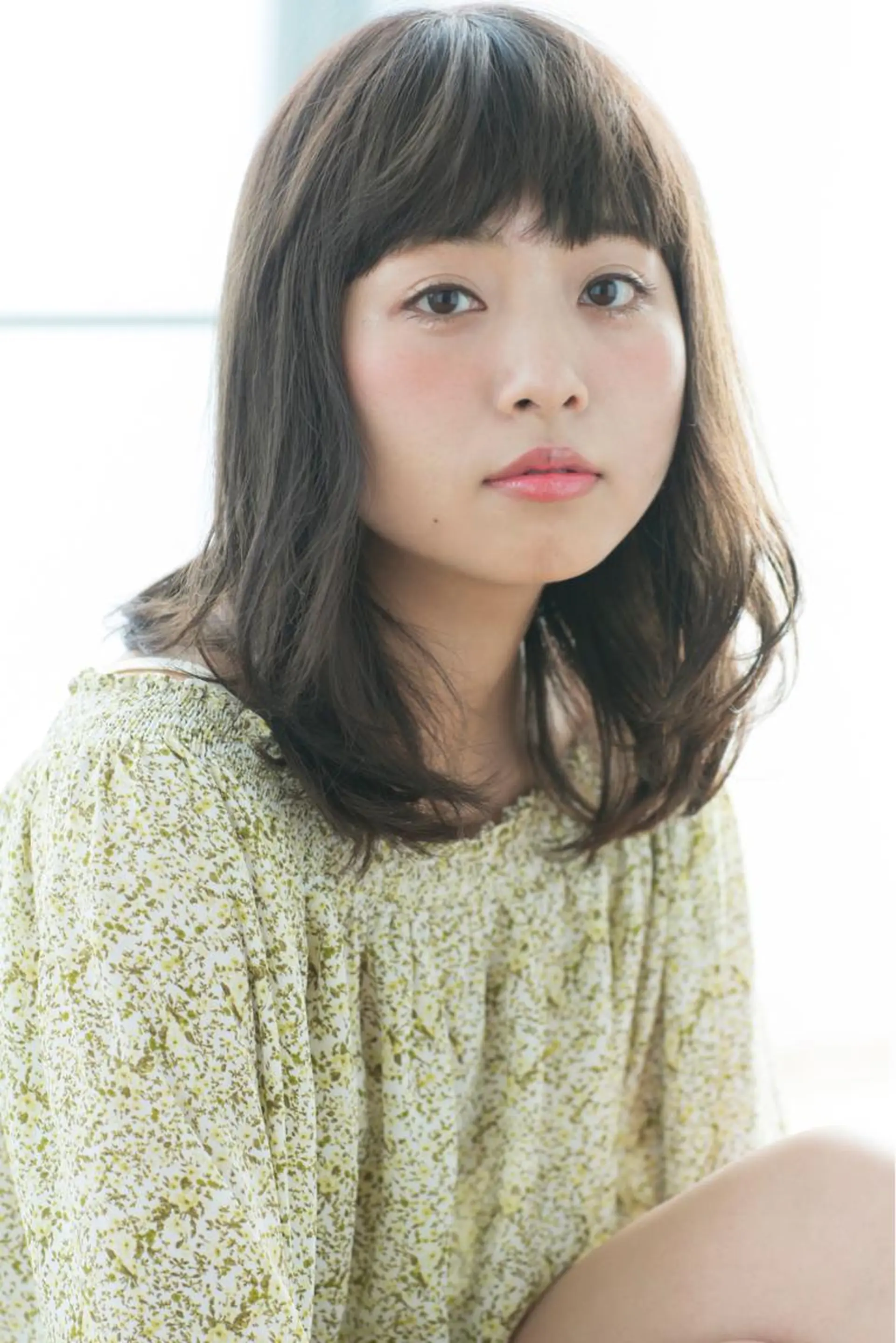 ミディアム 所渉/韓国レイヤー /ウルフカットのヘアスタイル