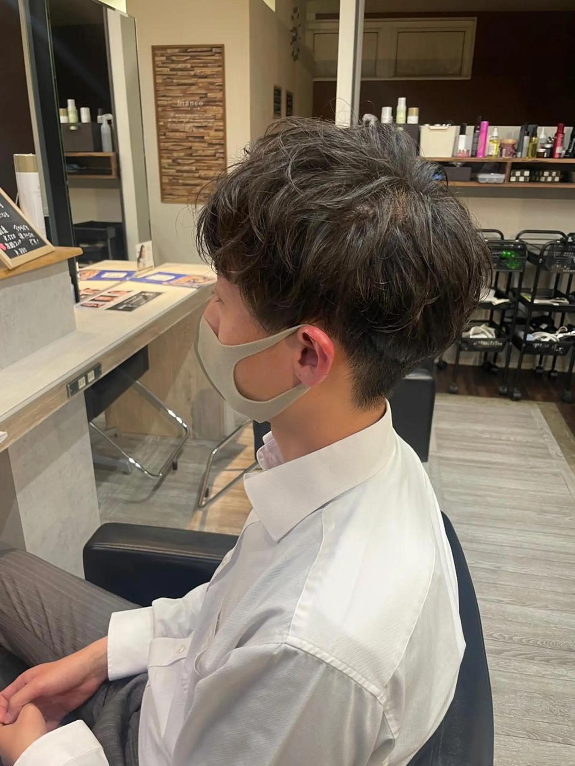 パーマ Mana/ハイトー ン/レイヤー/ウルフのヘアスタイル