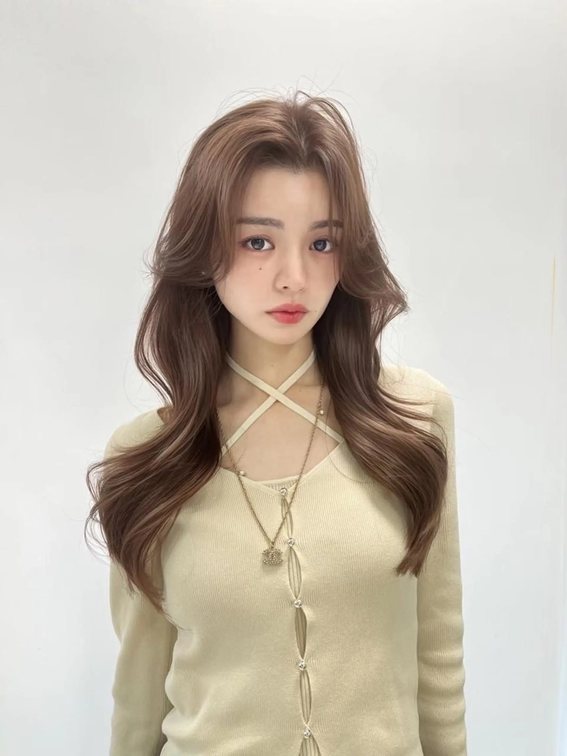 セミロング 🪞official THREE 横浜🎀のヘアスタイル