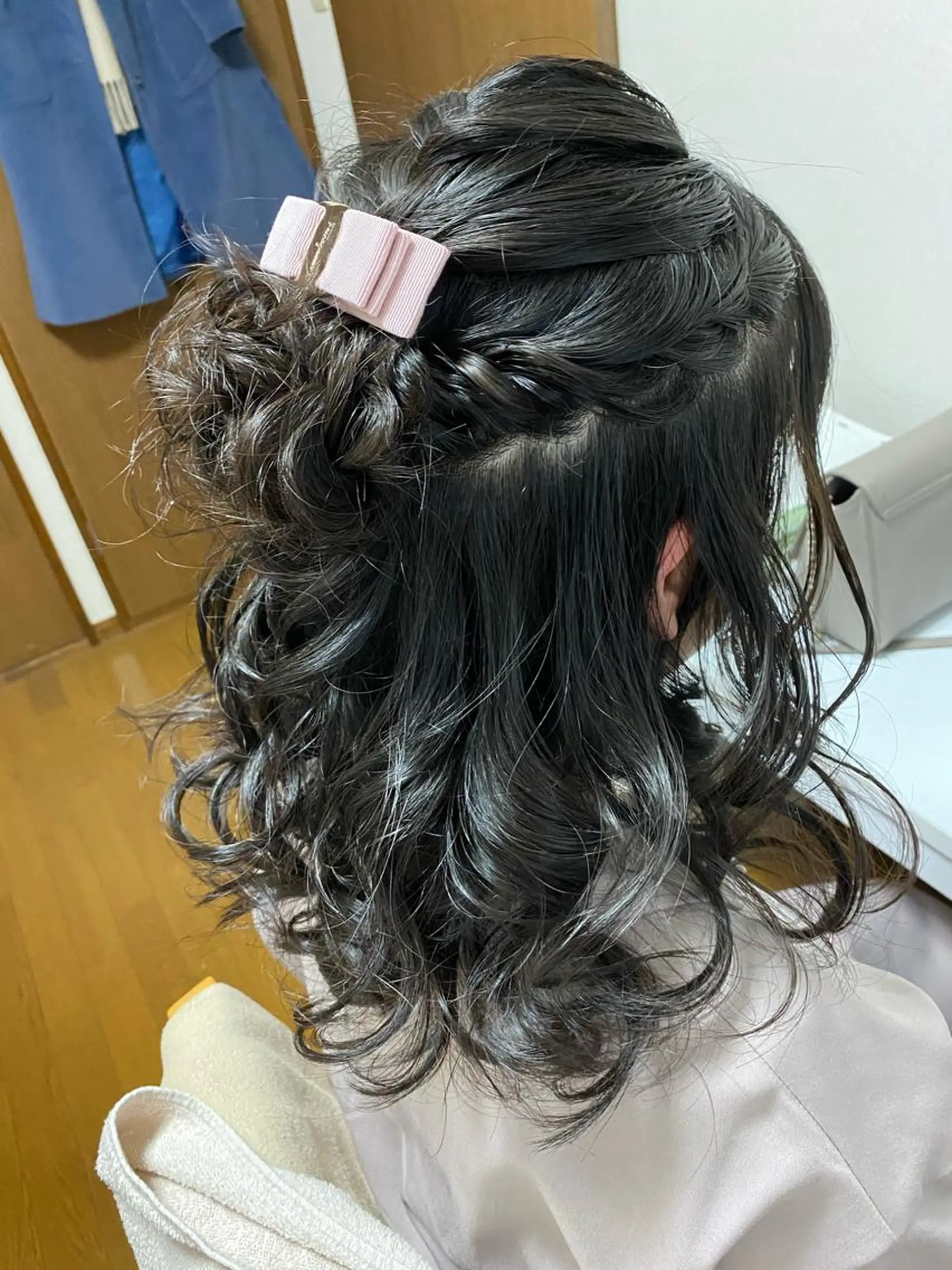 ミディアム ヘアアレンジ ハーフアップ お団子ヘア ヘアセット The Best Beauty受付担当のヘアスタイル