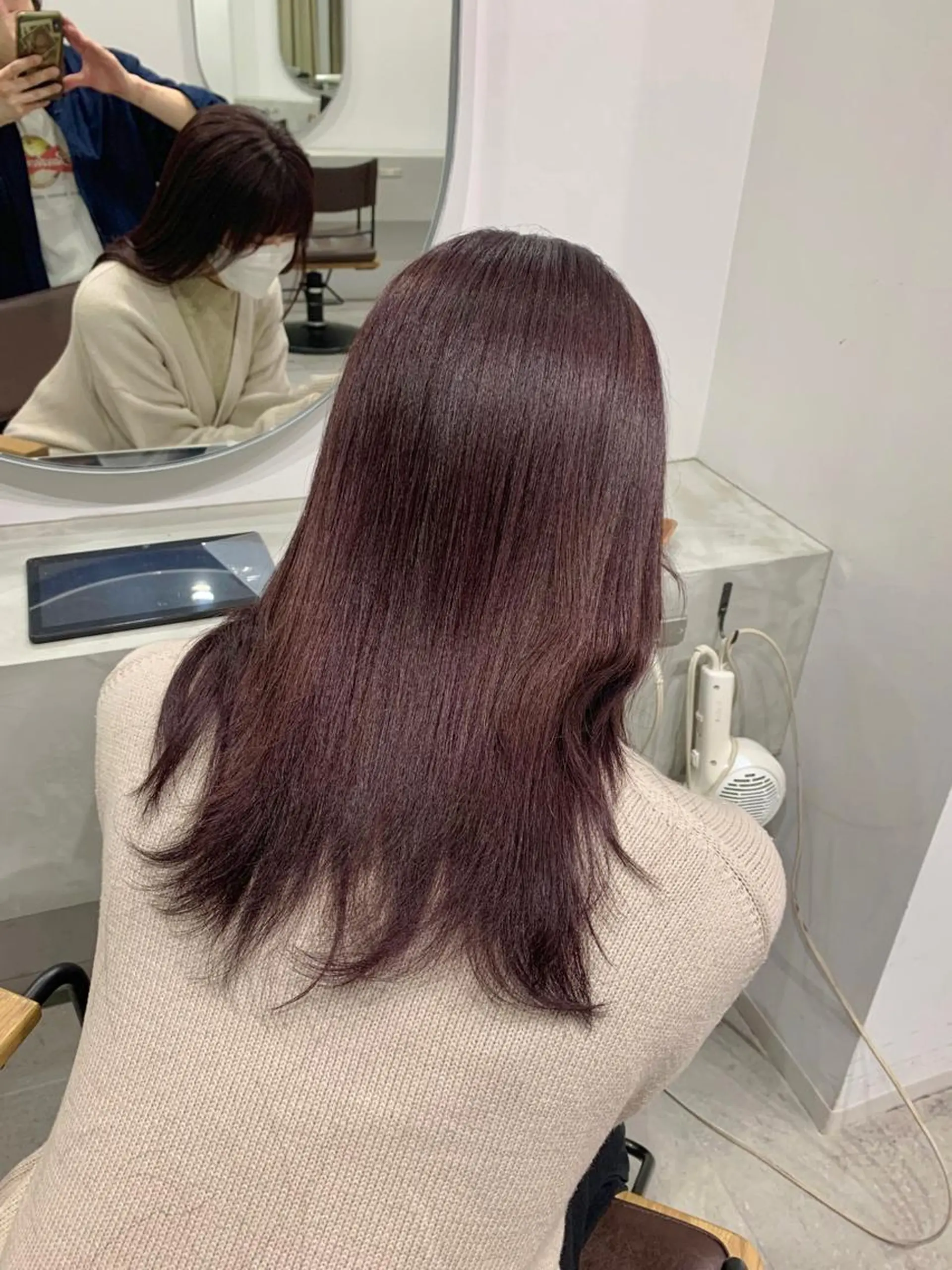 セミロング カラー ブラウンカラー ラベンダーカラー ラベンダーブラウン カット ヘアカラー トリートメント little 小濱彰太のヘアスタイル