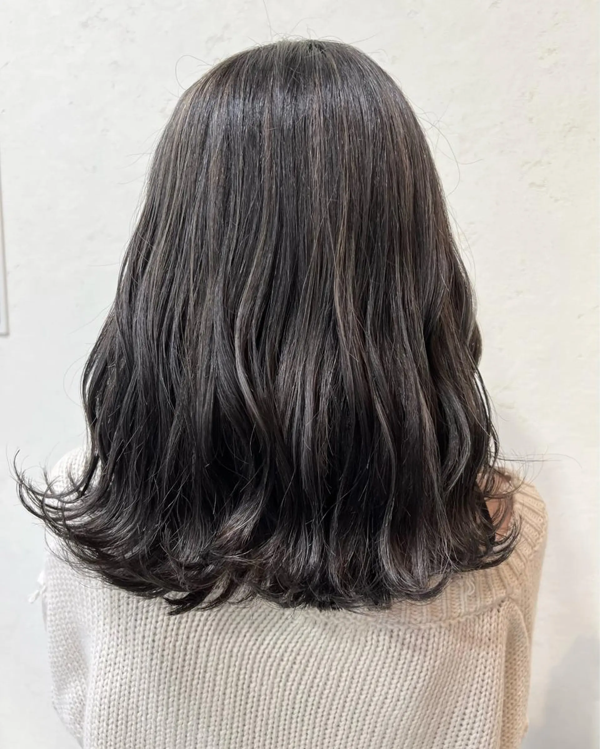 ミディアム カラー ヘアカラー トリートメント mana .のヘアスタイル
