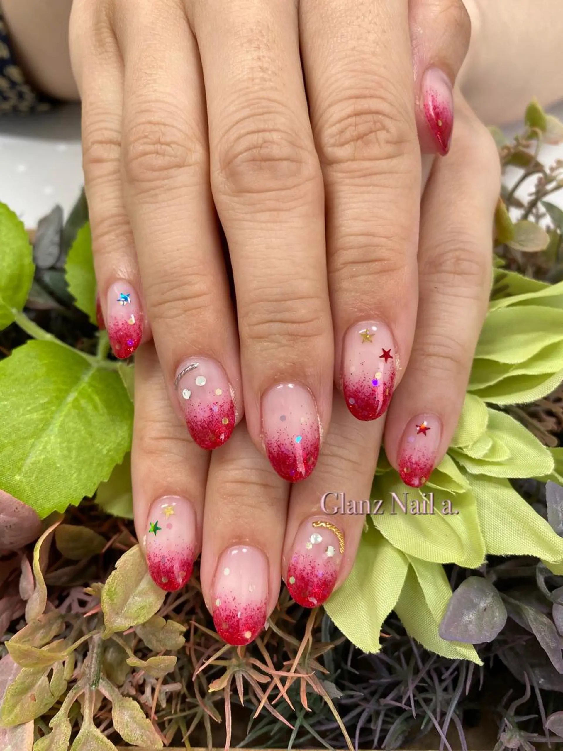 ネイル グラデーション ラメ(グリッター) ラメグラデーション 赤色 Glanz  Nail aのネイルデザイン