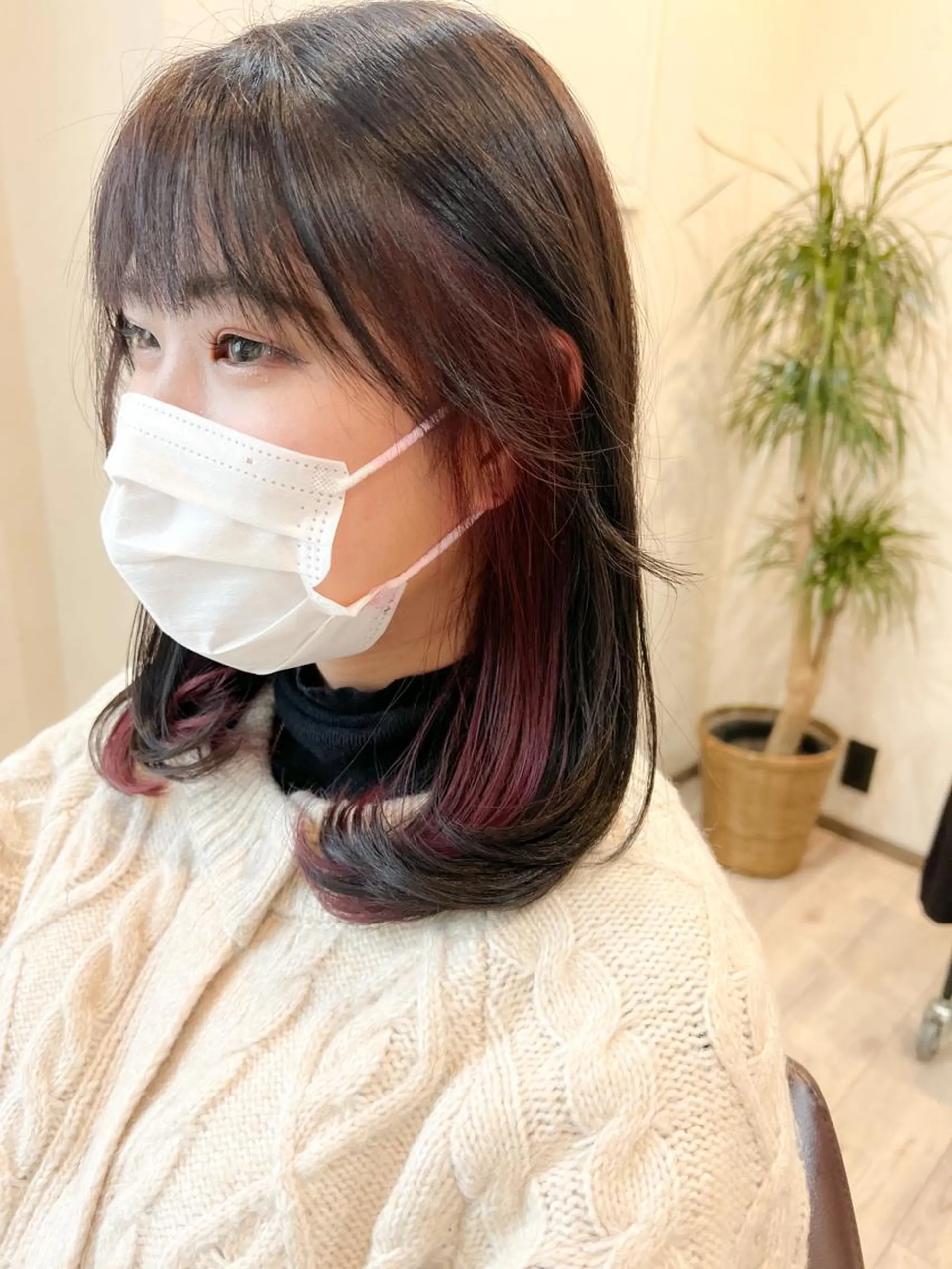 ミディアム カラー イヤリングカラー ヘアカラー 工藤 梨花のヘアスタイル