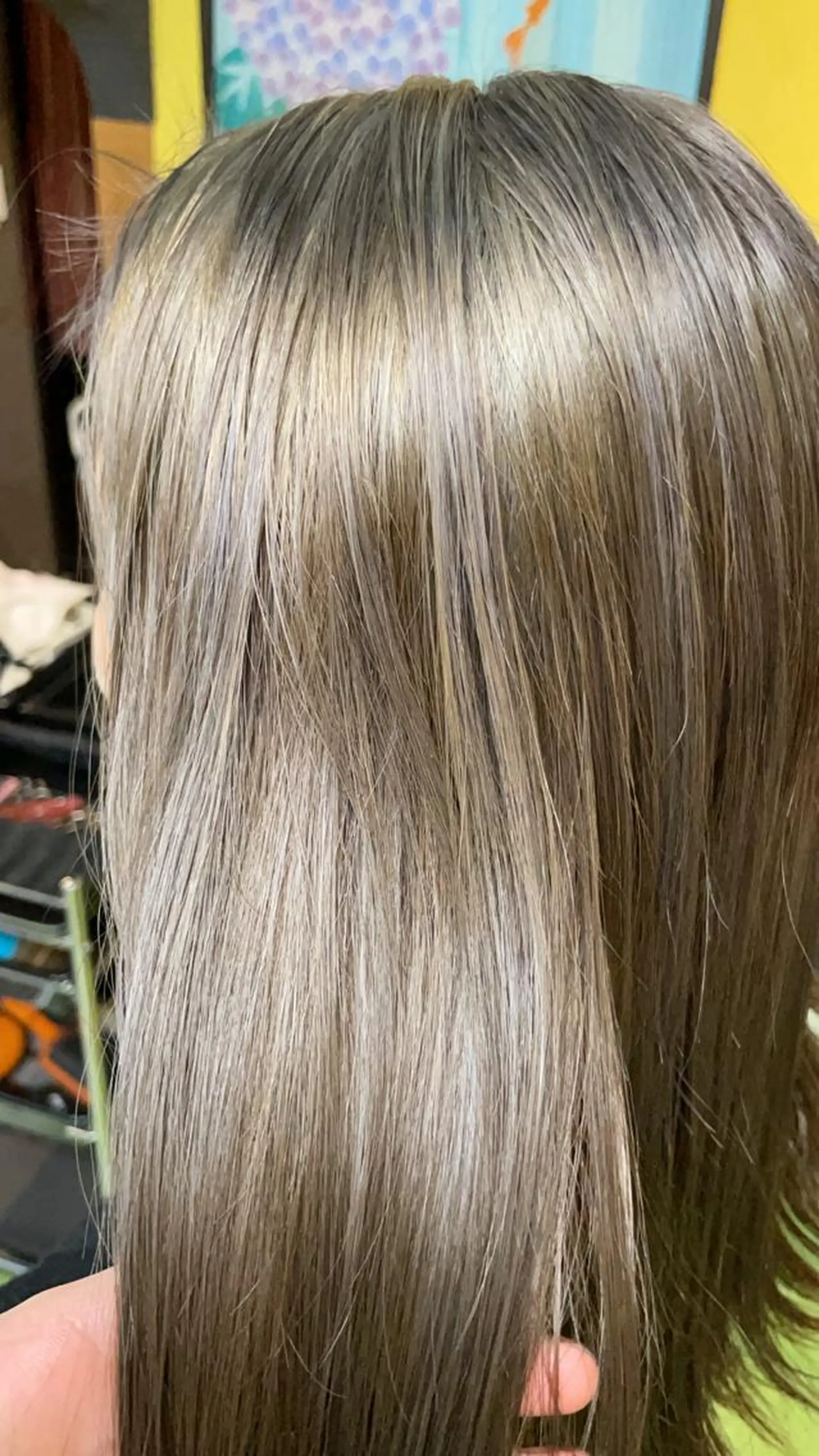 ロング カラー 透明感カラー グレージュ ハイライトカラー シルバー シルバーグレージュ デザインカラー🏝️ 須賀汐音のヘアスタイル