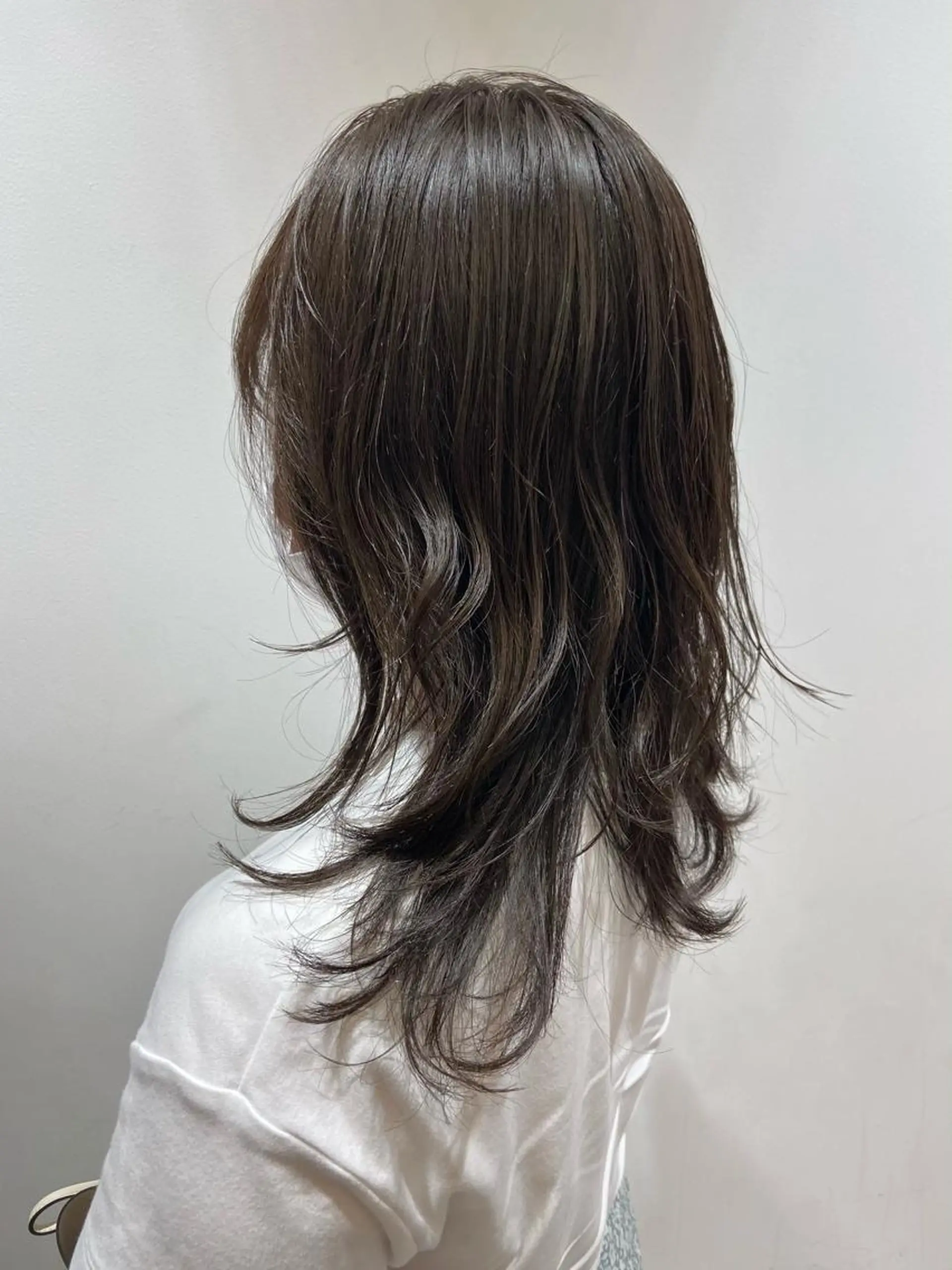 ミディアム カラー カット ヘアカラー トリートメント 🐺ウルフ/レイヤー 似合わせ‎🤍沙羅のヘアスタイル