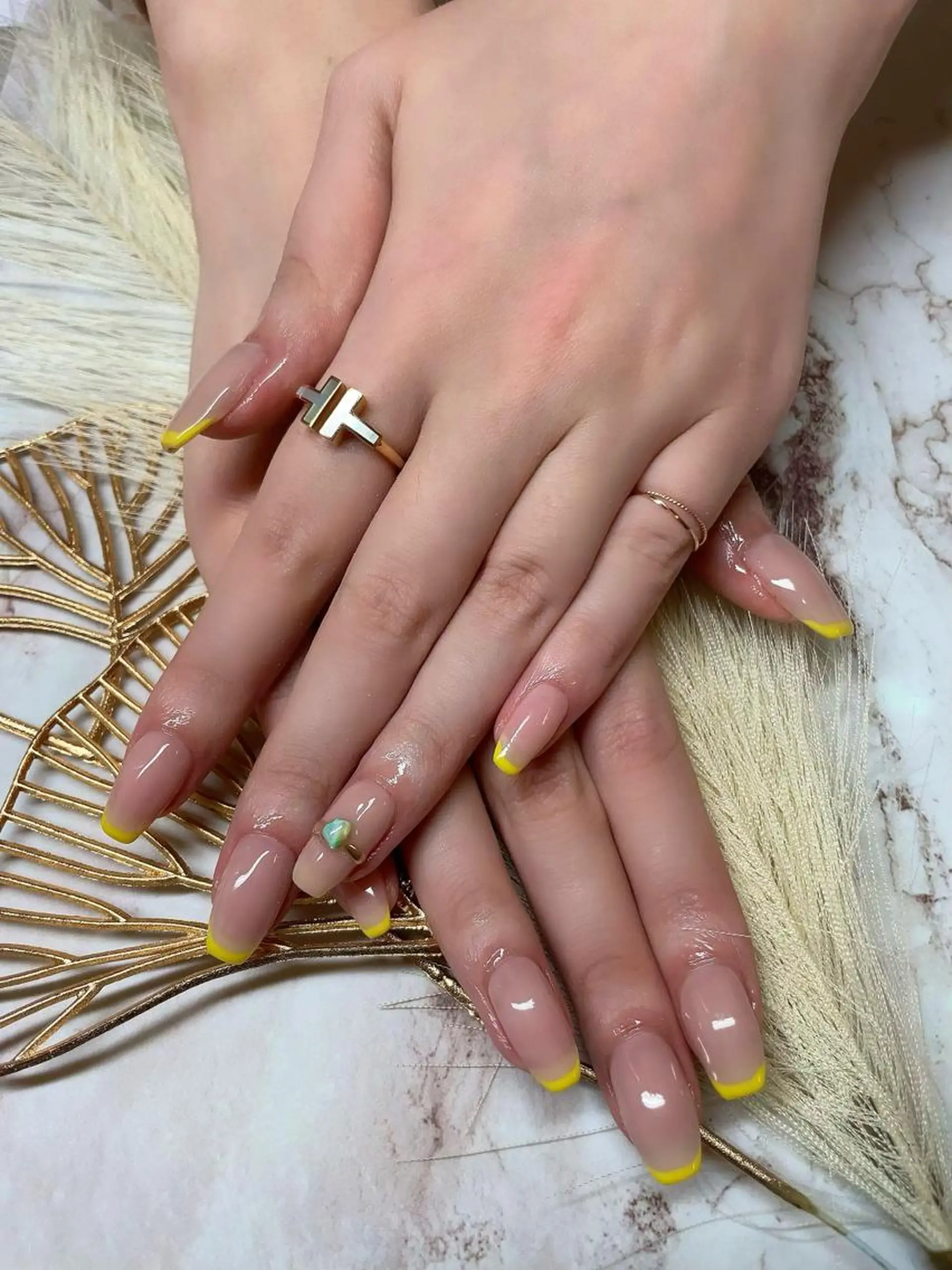 ネイル フレンチネイル ジェルネイル 黄色 ハンドネイル Nail salon 🎀Angeのネイルデザイン