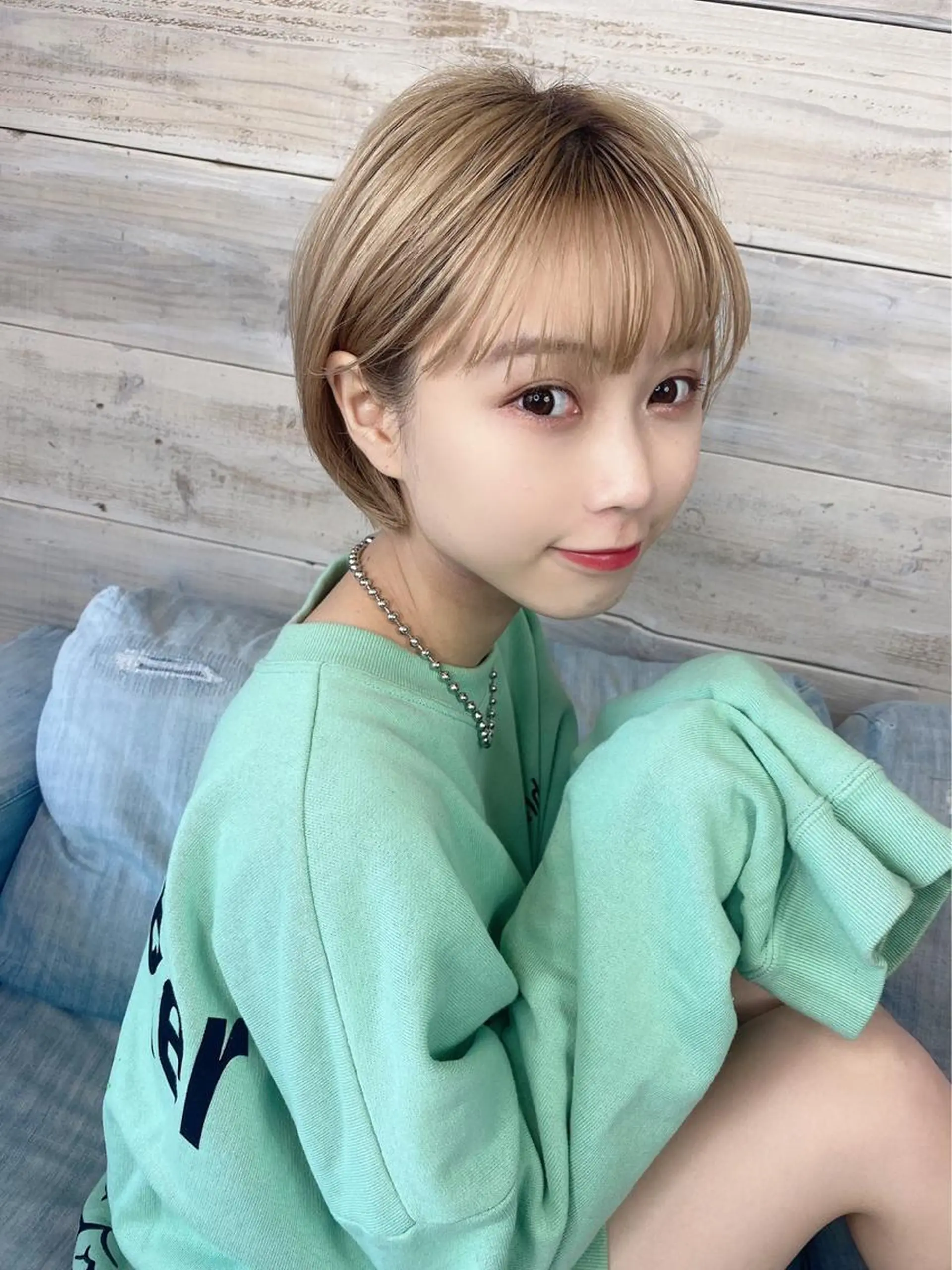 ショート カラー 黒木 栞のヘアスタイル