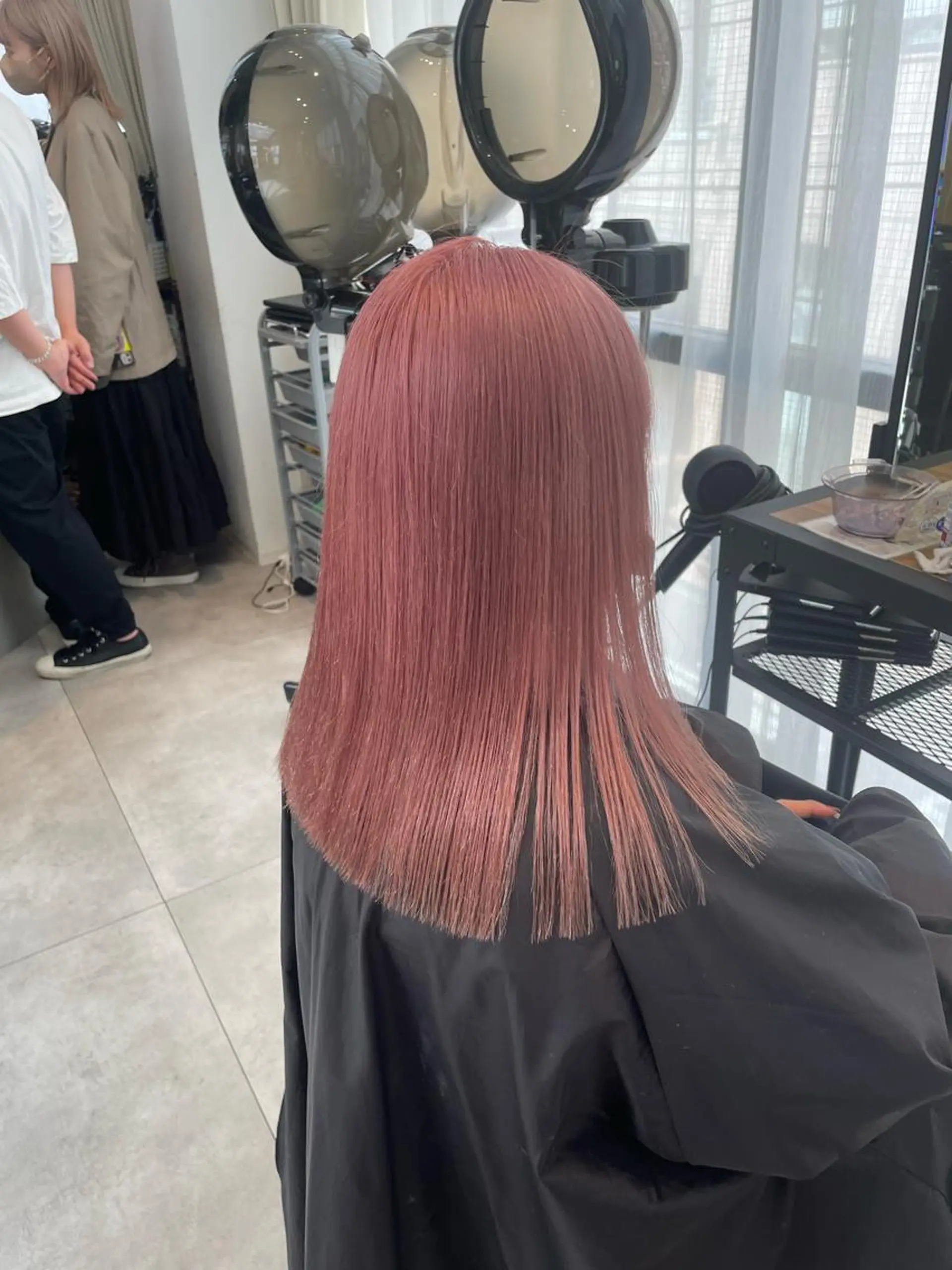 セミロング カラー ブリーチ ケアブリーチ ダブルカラー ハイライトカラー インナーカラー salowin神戸三宮suite所属・工藤 貫多のヘアスタイル