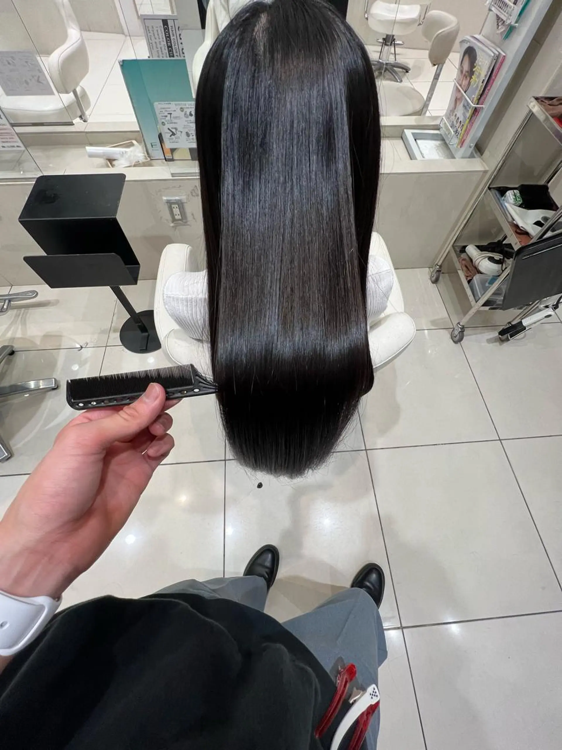 ロング 髪質改善 トリートメント カット ヘアカラー トリートメント ☃️顔周りレイヤー グレージュSHUTOのヘアスタイル