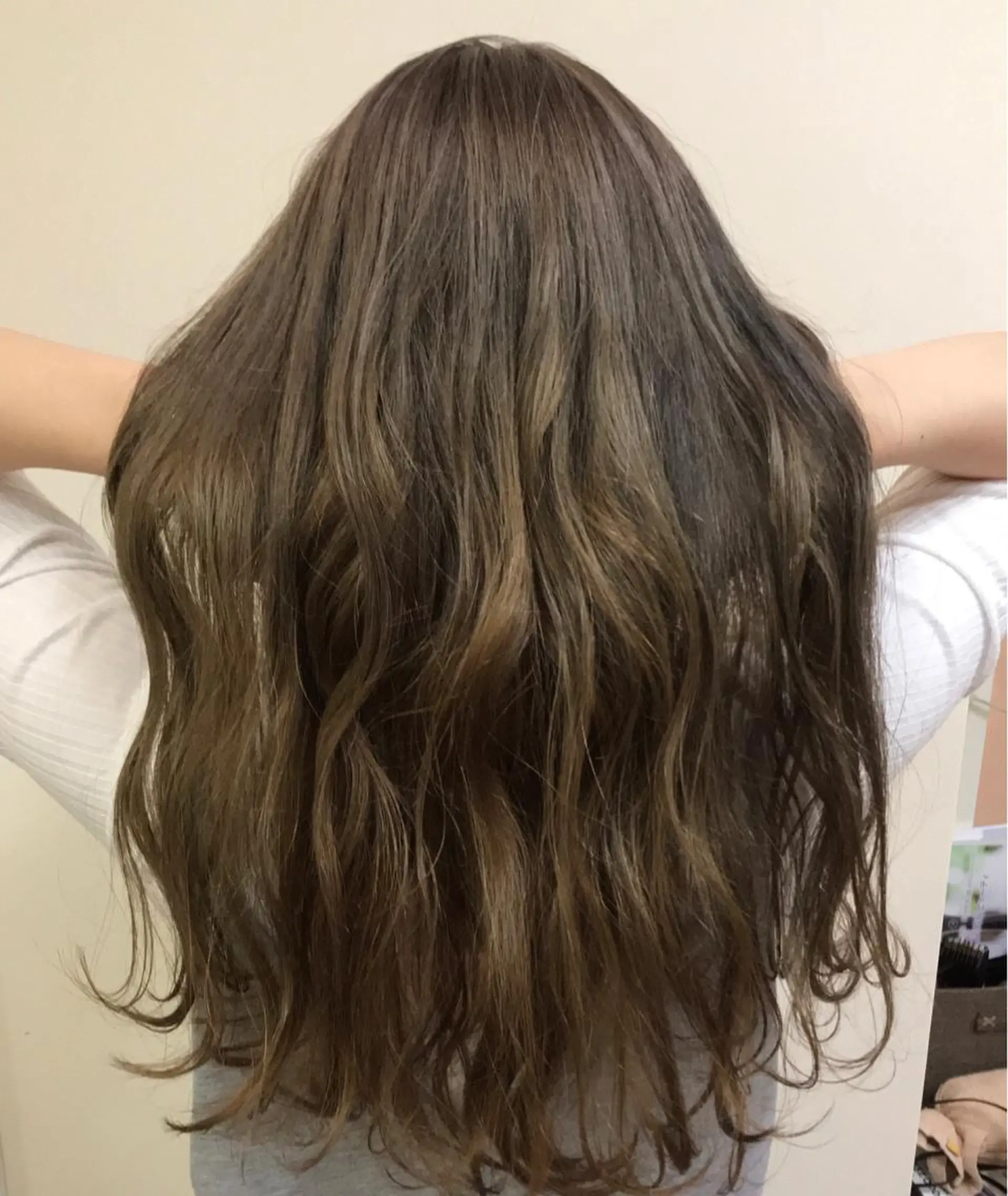 ロング ヨシダ トオルのヘアスタイル