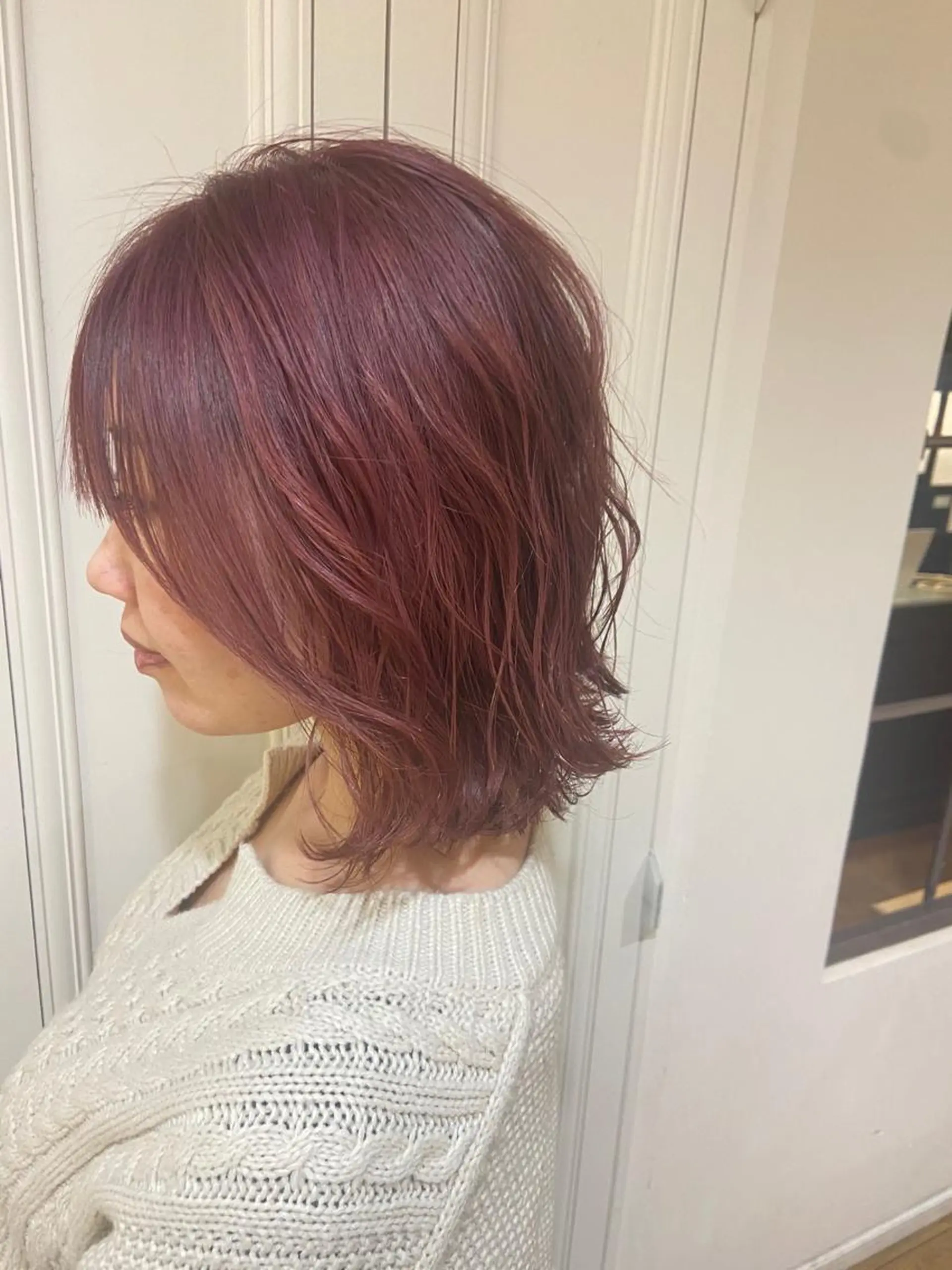 ミディアム 峯 志帆のヘアスタイル