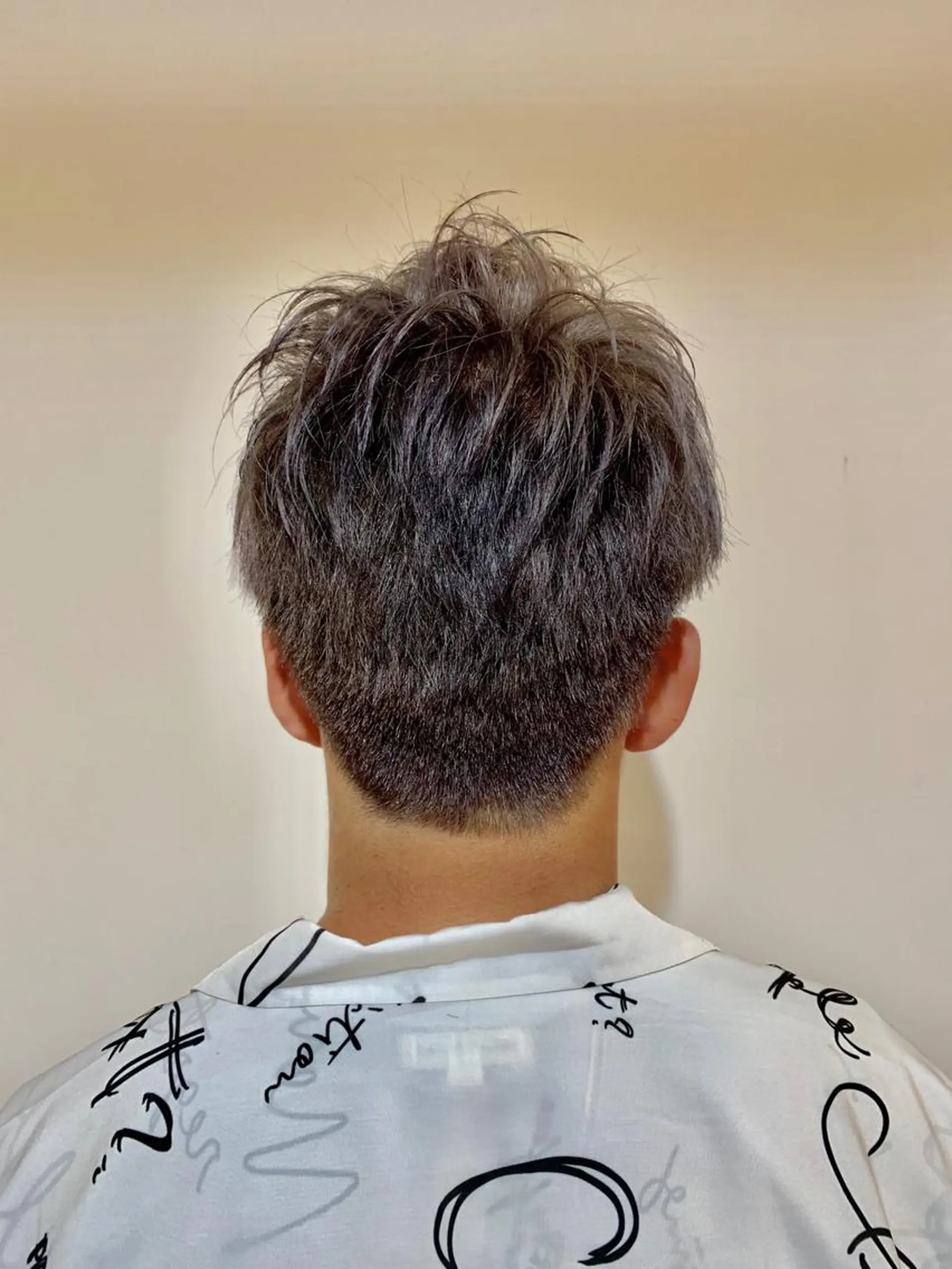 ショート カラー メンズ ヘアカラー トリートメント 河野 行史のヘアスタイル